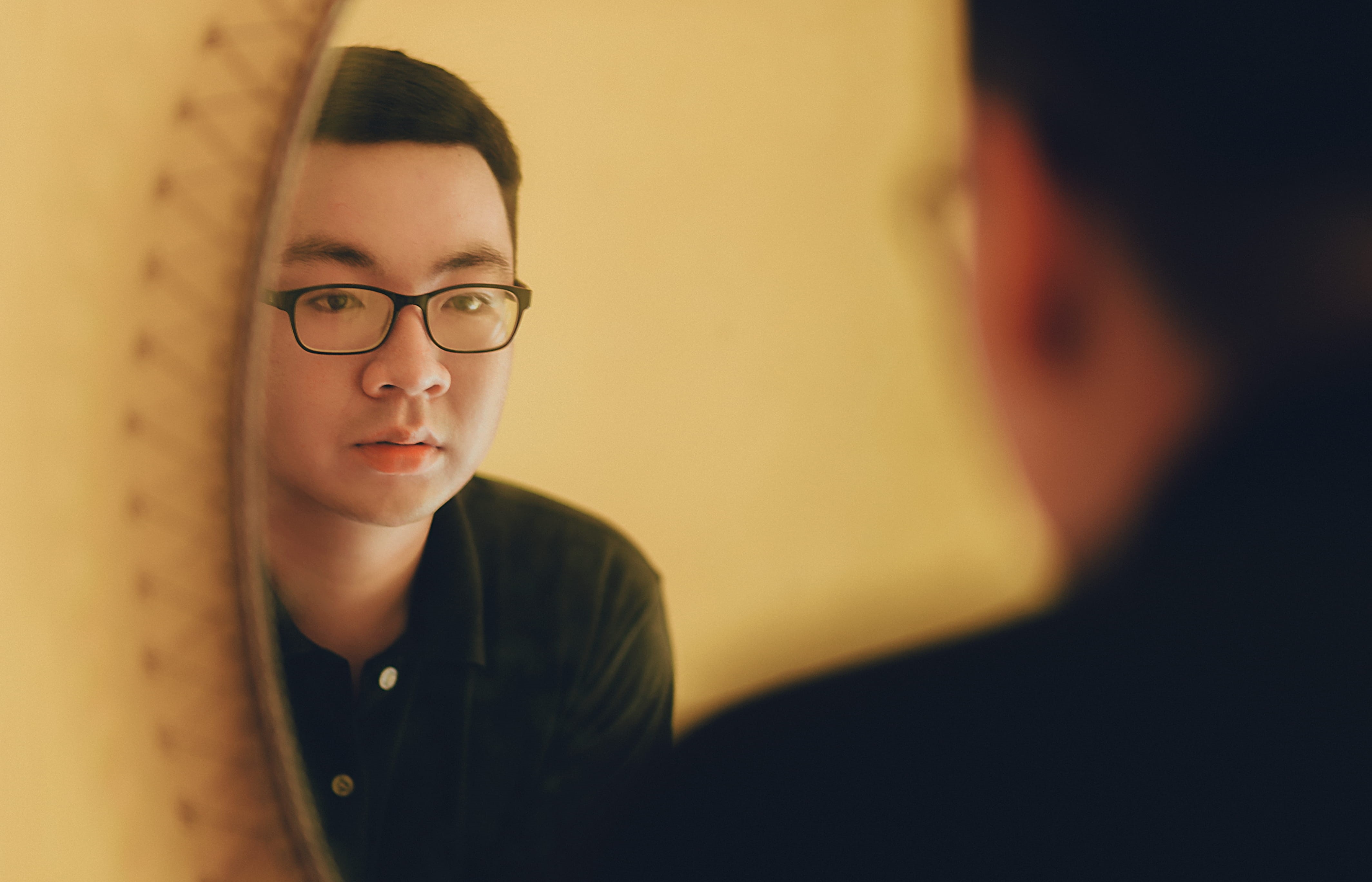 4K, headshot, blur, men, indoors, business person, focus, young adult, photo, adult, new business, mirror, person, young men, reflection, looking, portrait, HD Wallpaper