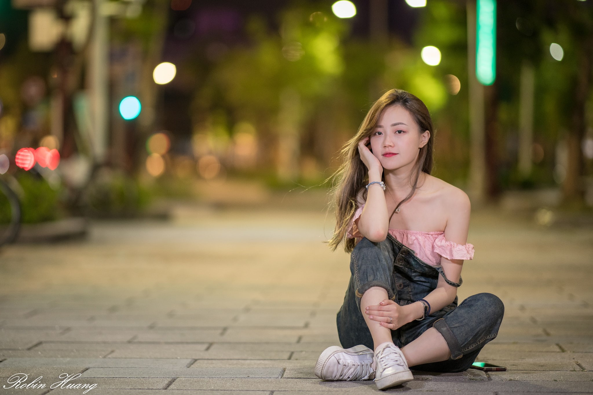 hairstyle, looking at camera, front view, leisure activity, 1080P, portrait, beautiful woman, teenager, young adult, model, depth of field, outdoors, architecture, HD Wallpaper