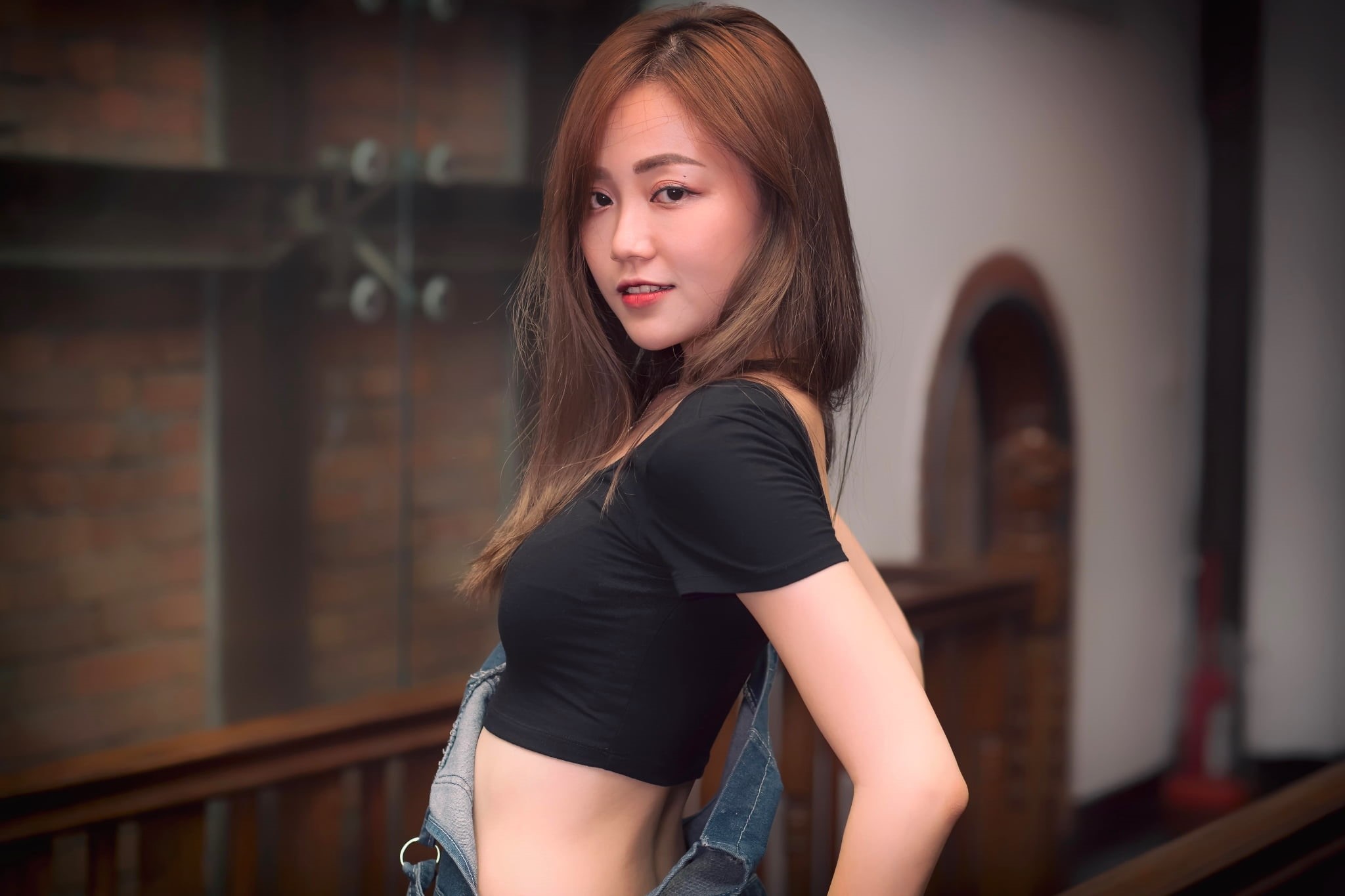 standing, young adult, focus on foreground, looking at camera, women, lifestyles, long hair, young women, brown hair, model, hair, fashion, looking at viewer, HD Wallpaper