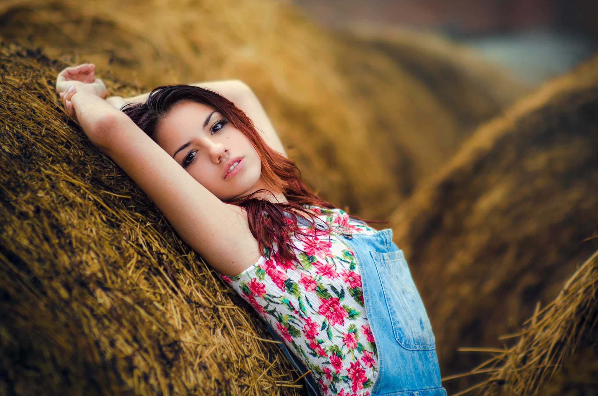 beauty, real people, contemplation, casual clothing, 1080P, long hair, looking at camera, leisure activity, hairstyle, lifestyles, outdoors, brown hair, HD Wallpaper