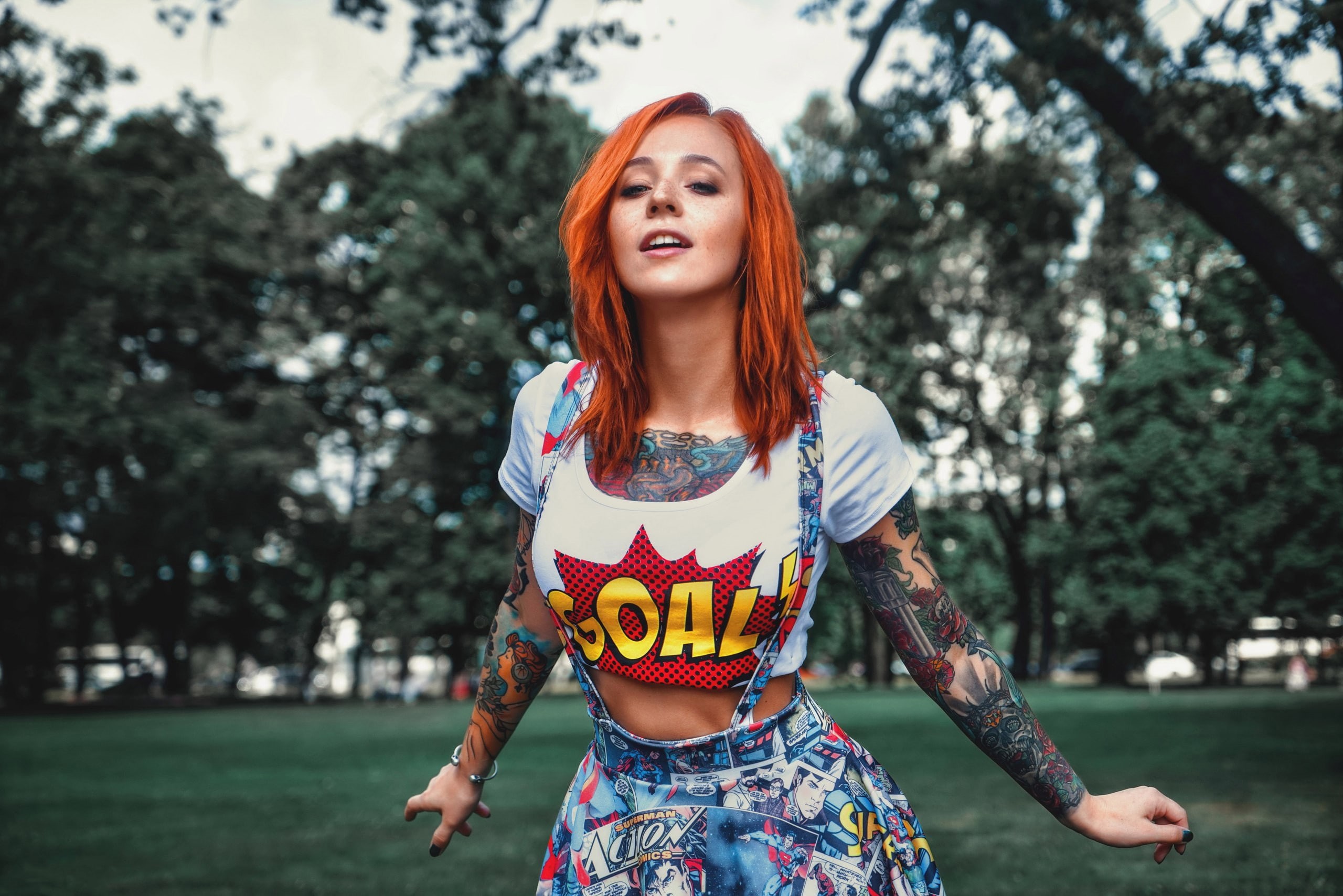 portrait, Janesinner Suicide, trees, overalls, painted nails, Yana Sinner, 2K, T-shirt, women, women outdoors, tattoo, redhead, HD Wallpaper