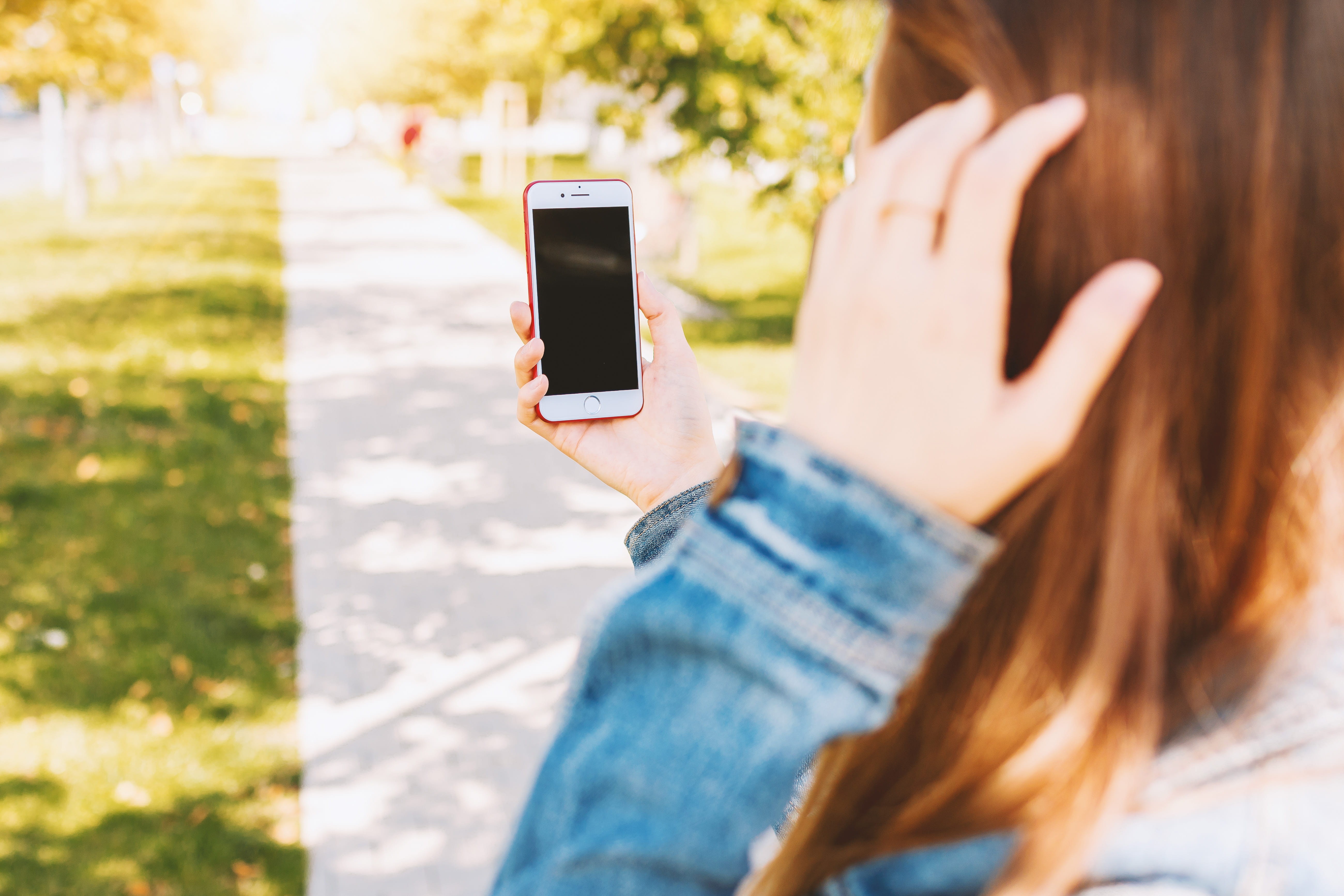 smartphone, mockup, social networking, wireless technology, hairstyle, smart phone, mobile phone, human hand, women, blank, 5K, black, one person, text messaging, HD Wallpaper