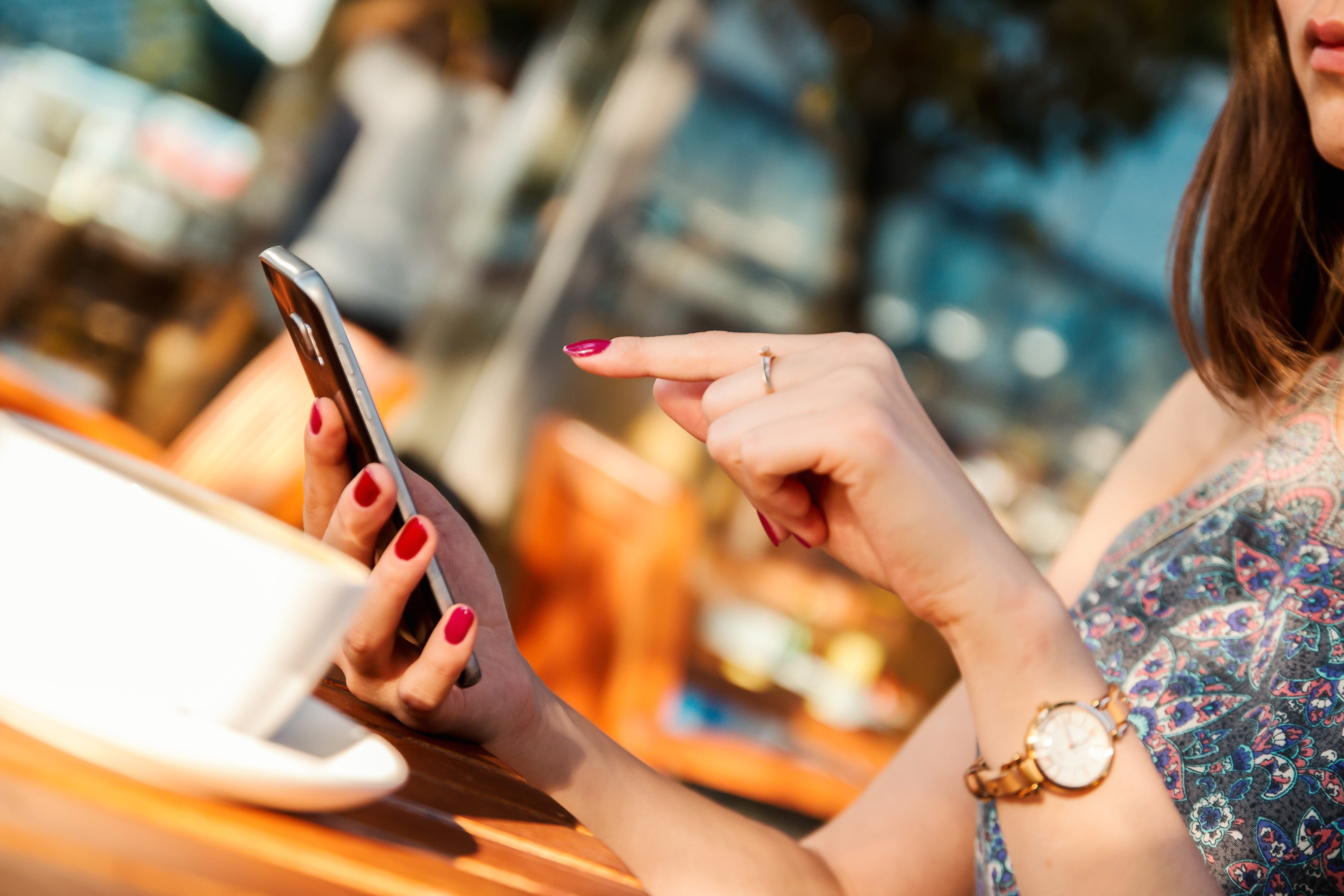 digital tablet, technology, shopping, hand, girl, modern, consumerism, 4K, human hand, focus on foreground, typing, young adult, communication, global communications, HD Wallpaper