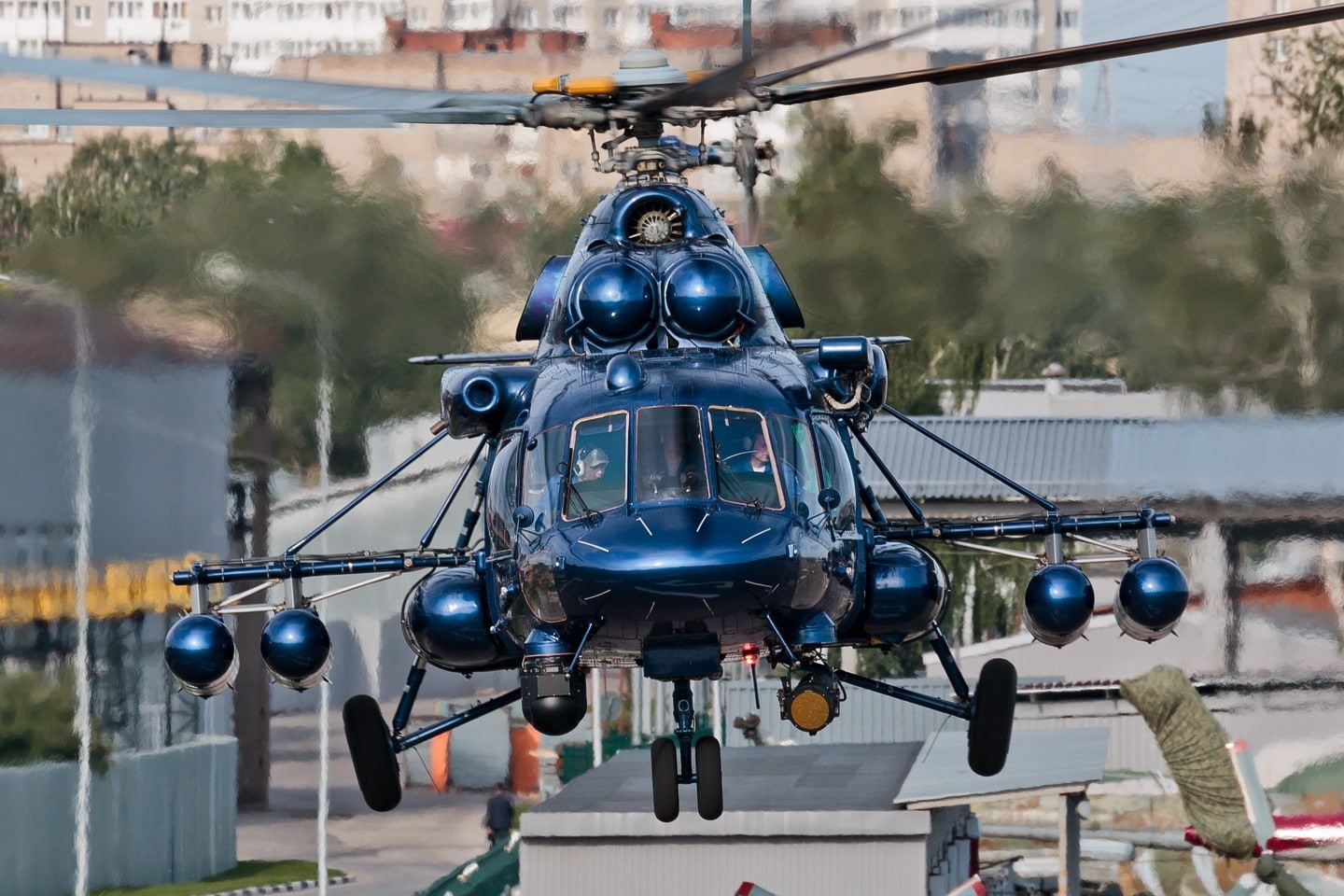transportation, helicopters, motion, no people, built structure, Mi-8, building exterior, focus on foreground, air vehicle, aerospace industry, travel, HD Wallpaper