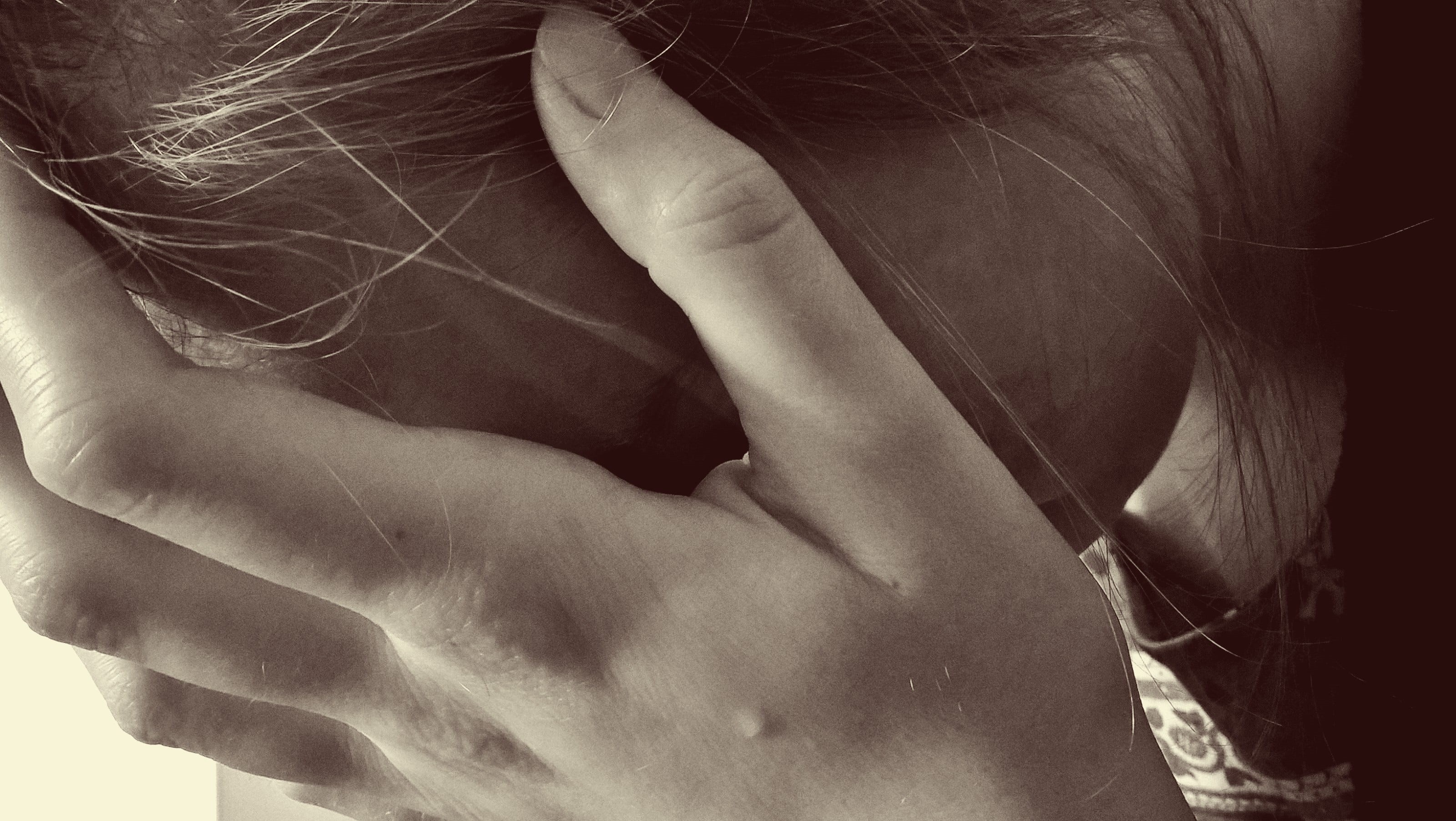 women, disease, cry, indoors, stress, human neck, touching, mourning, hair, separation, skin, 2K, hairstyle, adult, body part, diagnosis, violent, human skin, HD Wallpaper