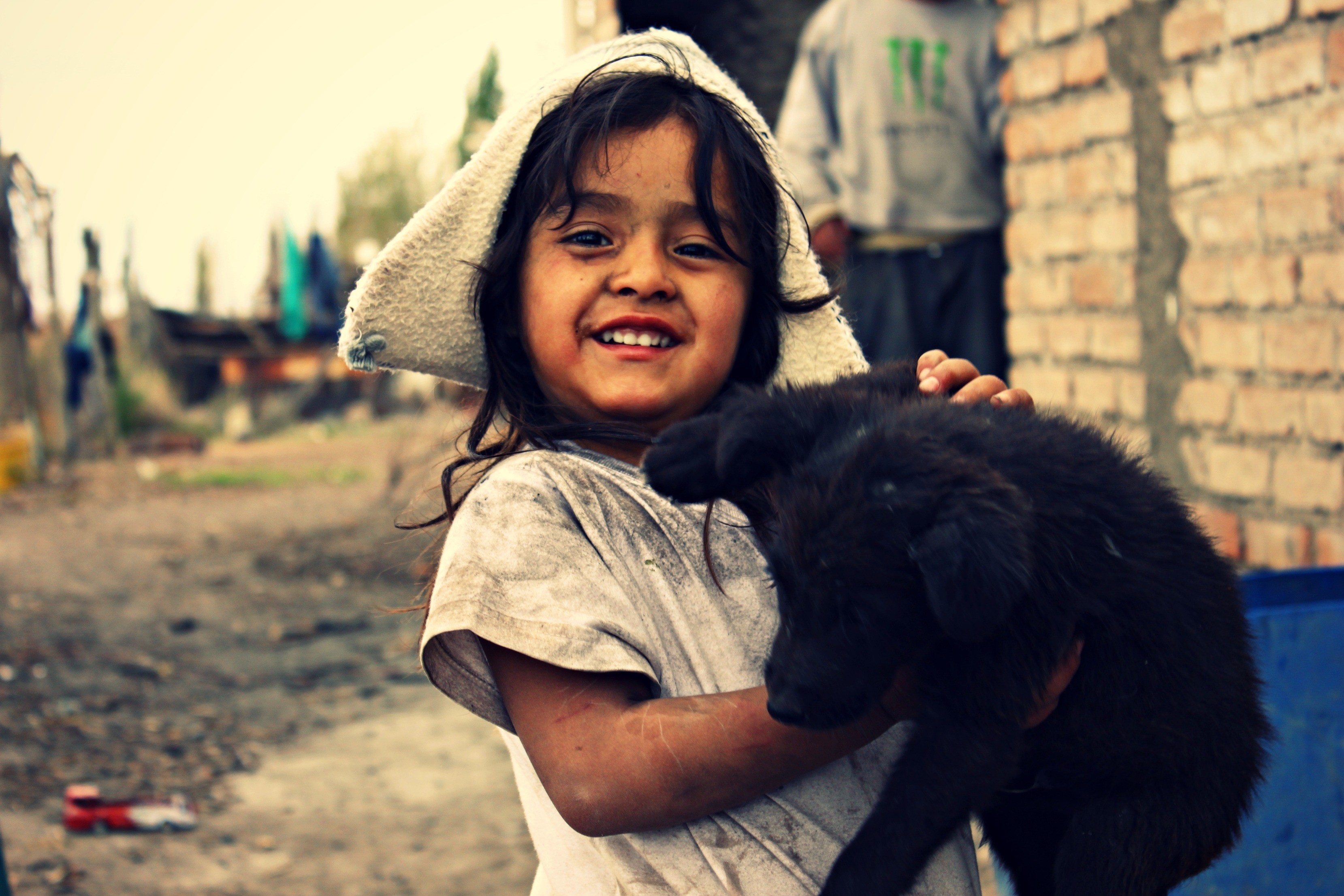dog, leisure activity, focus on foreground, real people, retriever, innocence, 2K, poverty, lifestyles, smiling, looking at camera, poor, one animal, animal themes, HD Wallpaper