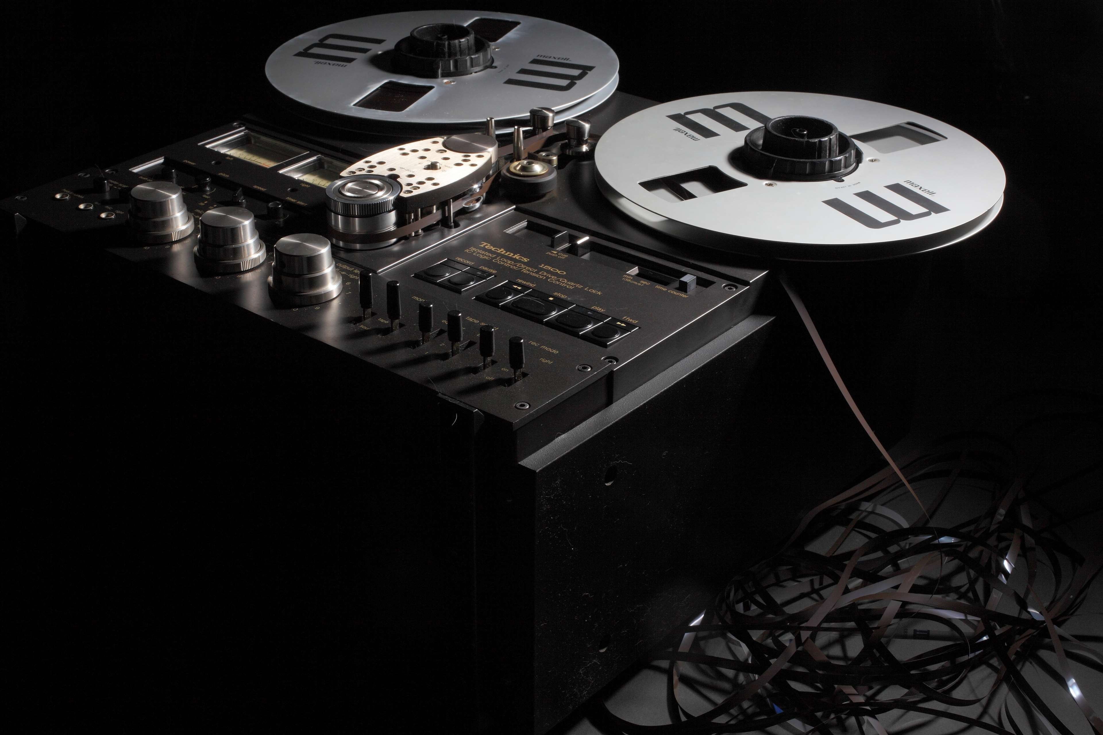 black background, open reel, electrical equipment, still life, close-up, tape, turntable, telephone, machine, audio equipment, black, record, high angle view, HD Wallpaper