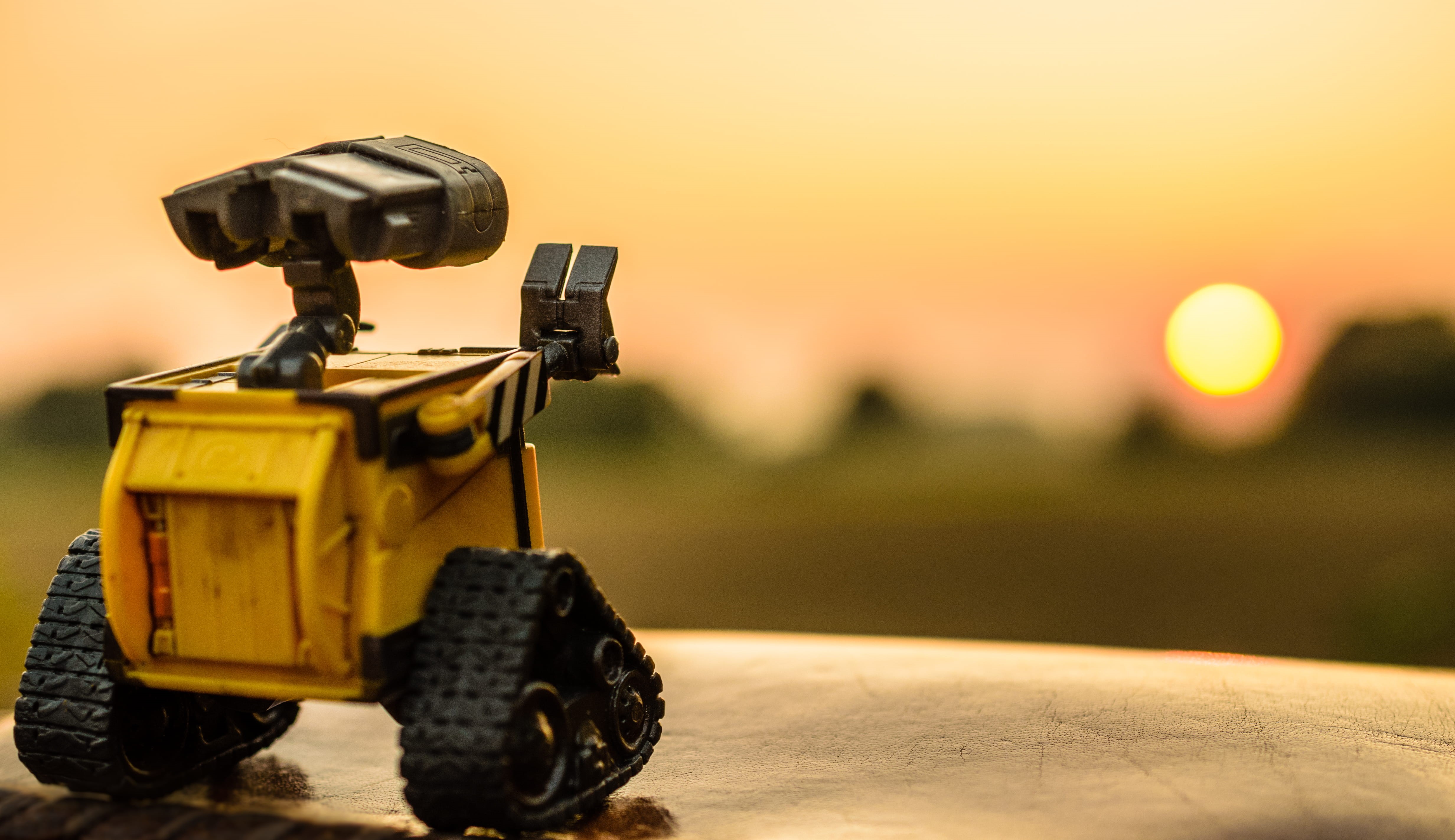 september, yellow, autumn, sunset, robot, wall-e, pixar, waving, sunlight, miniature, single object, cars, orange, no people, retro styled, sky, fall, mode of transportation, HD Wallpaper