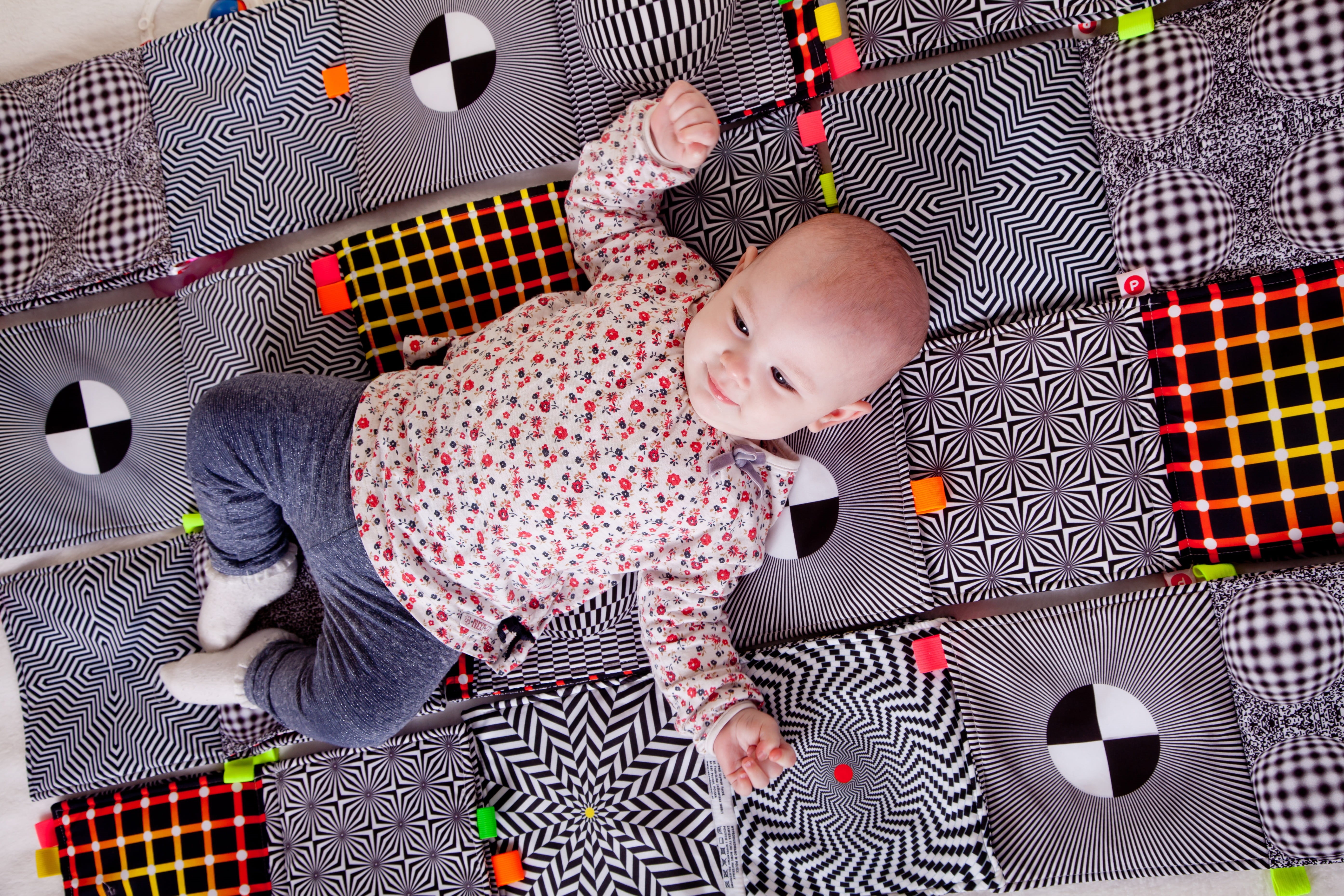babyhood, mat, child, lifestyles, toy, gray, young, daughter, stimulation of view, family, cute, little thing, toddler, relaxation, booklet, real people, HD Wallpaper