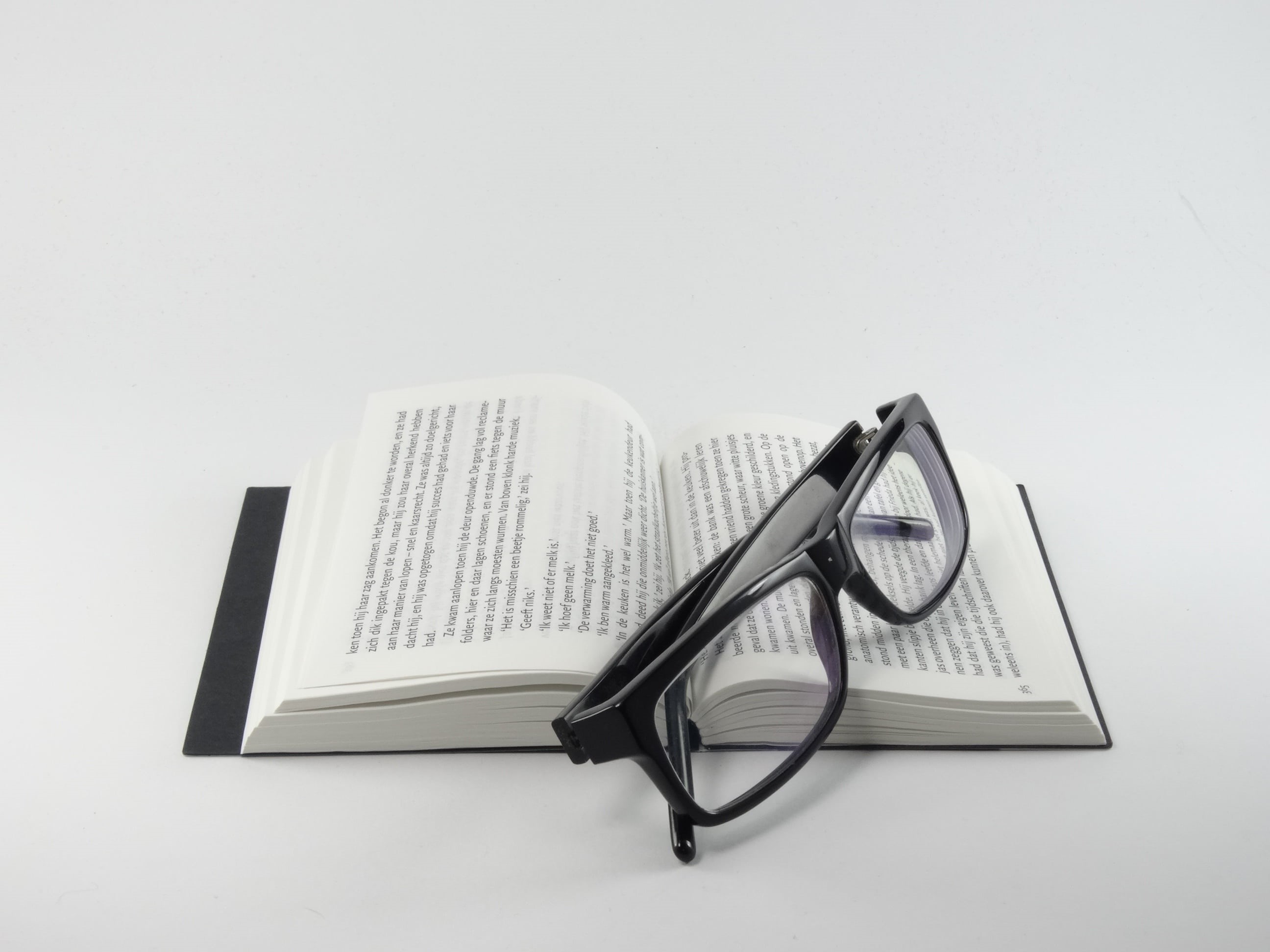 education, book, reading glasses, absence, no people, 2K, indoors, cut out, copy space, eyesight, communication, publication, eye test equipment, book mark, HD Wallpaper