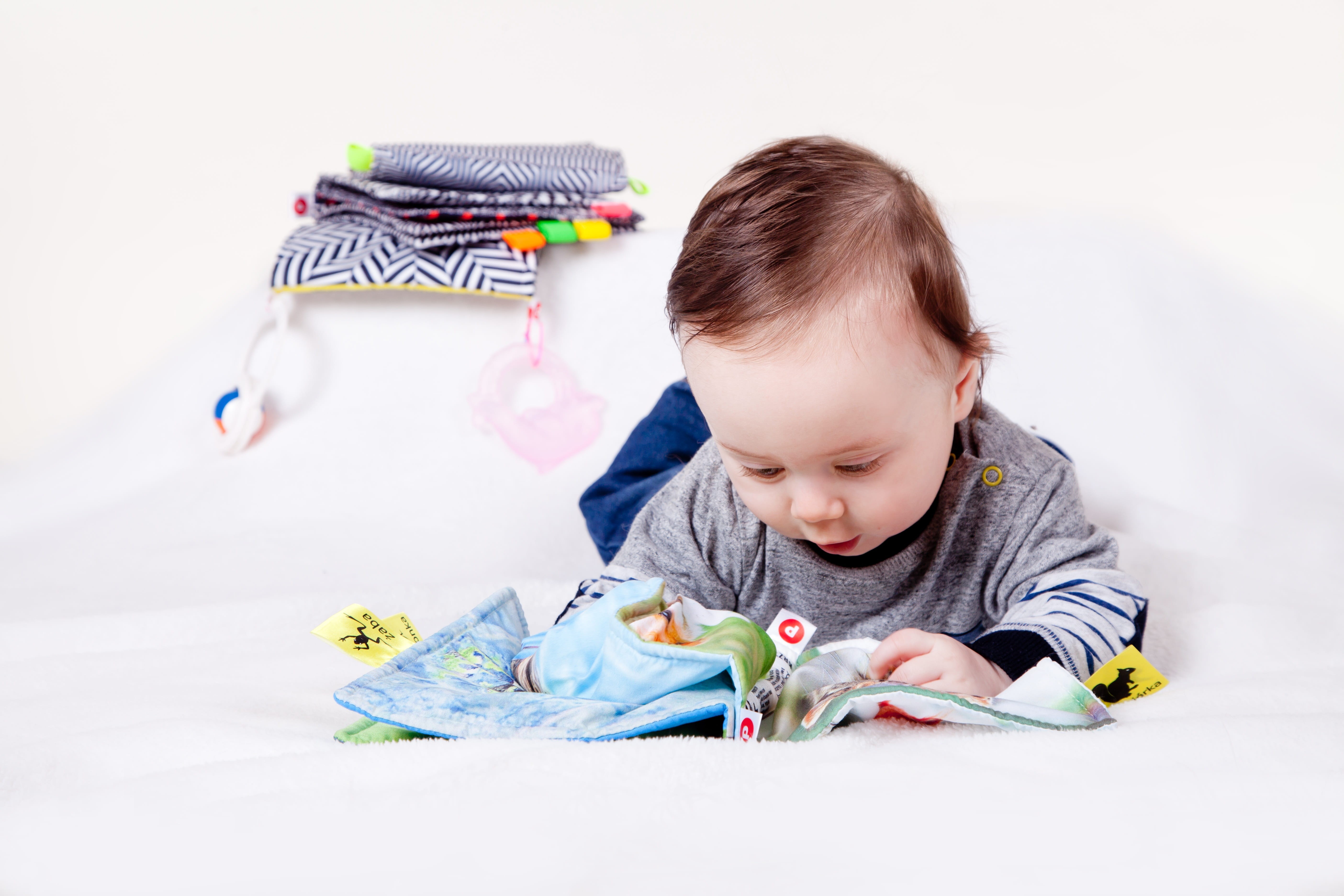 innocence, education, cute, child, looking, canvas, toy, indoors, domestic life, booklet, 5K, stimulation of view, toddler, clothing, touch, read to the child, HD Wallpaper