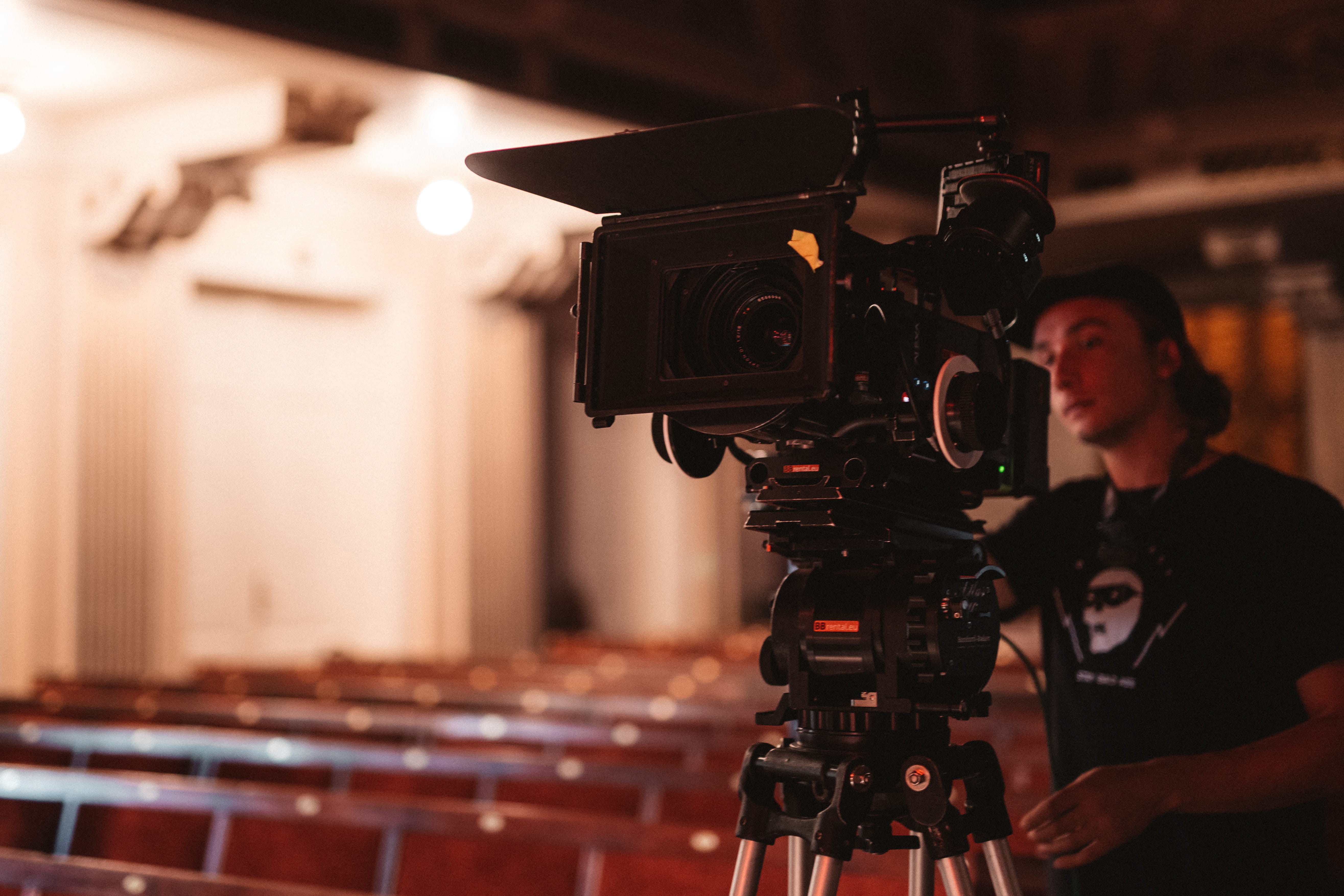 accessing, tripod, film industry, arts culture and entertainment, man, teamwork, camera operator, recording, professional occupation, television industry, HD Wallpaper