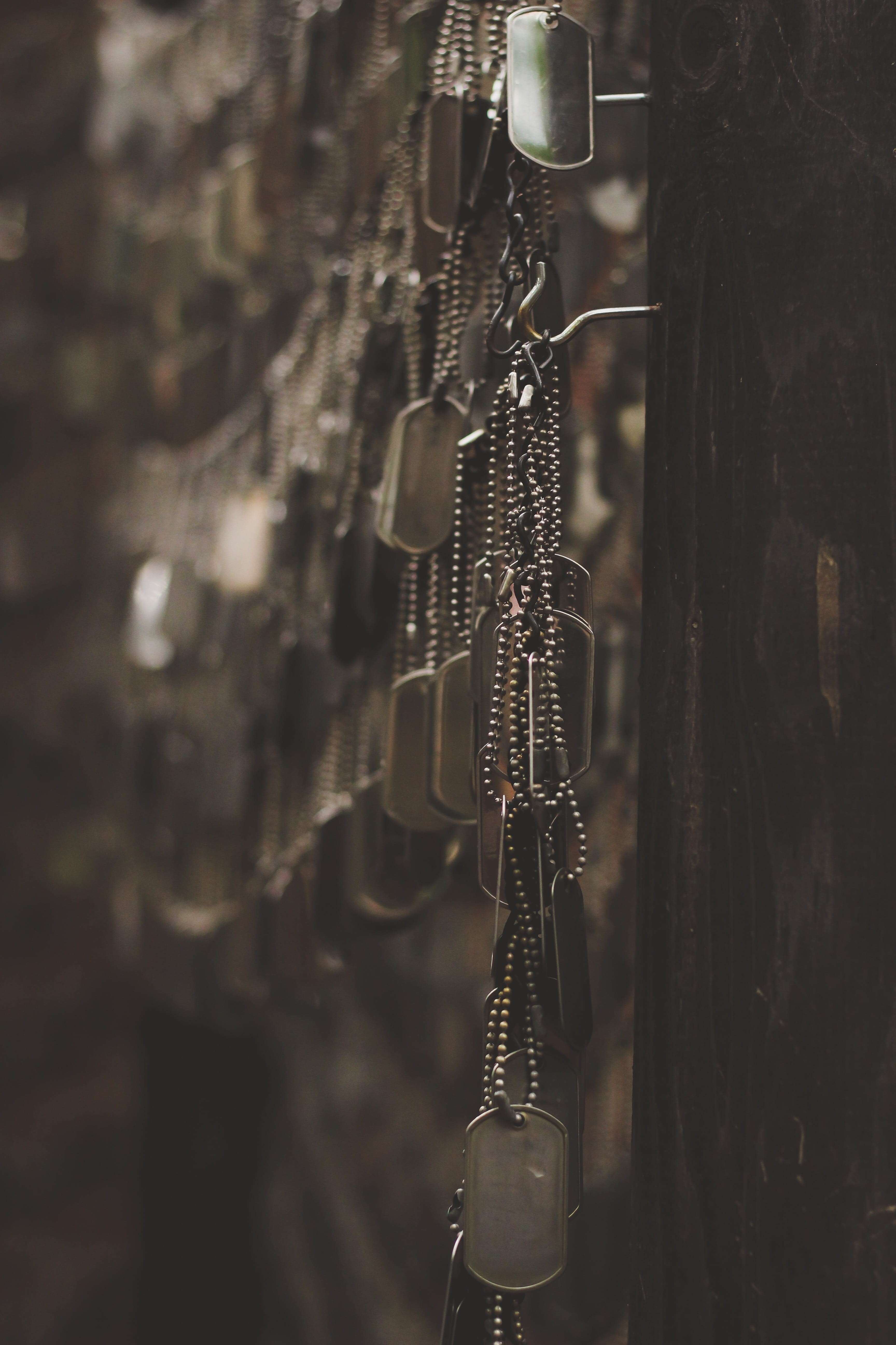 selective focus, old, marines, history, army, soldier, 5K, built structure, large group of objects, steel, metal, pattern, identification, chain, id, outdoors, Phone HD Wallpaper