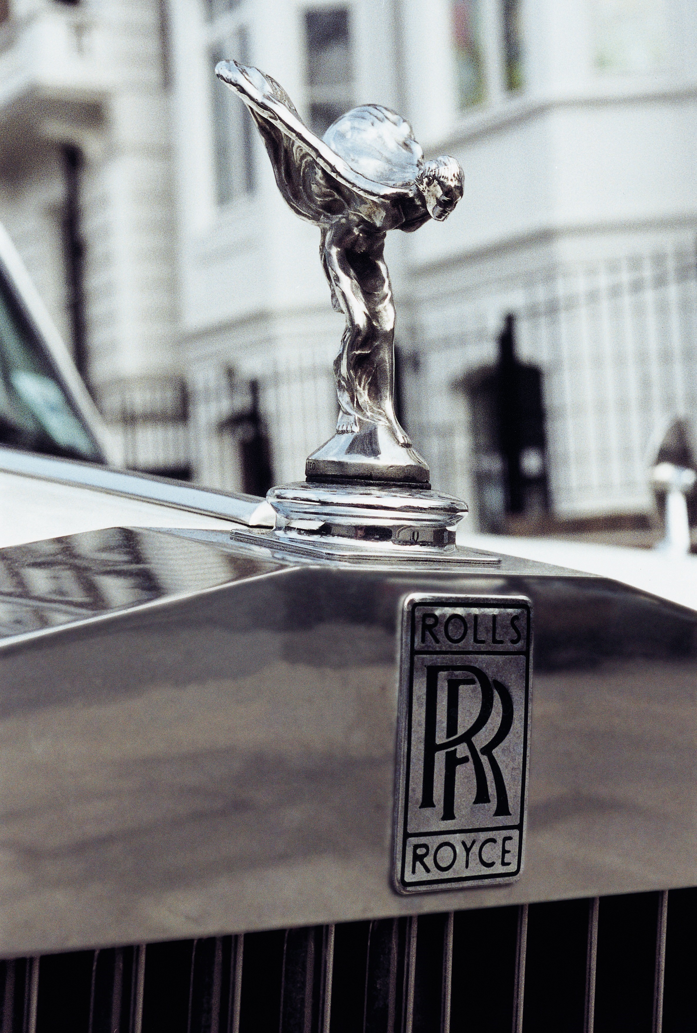 shiny, hood, scan, communication, built structure, gray, western script, mode of transportation, cool figure, empire, english, vehicle, human representation, Phone HD Wallpaper