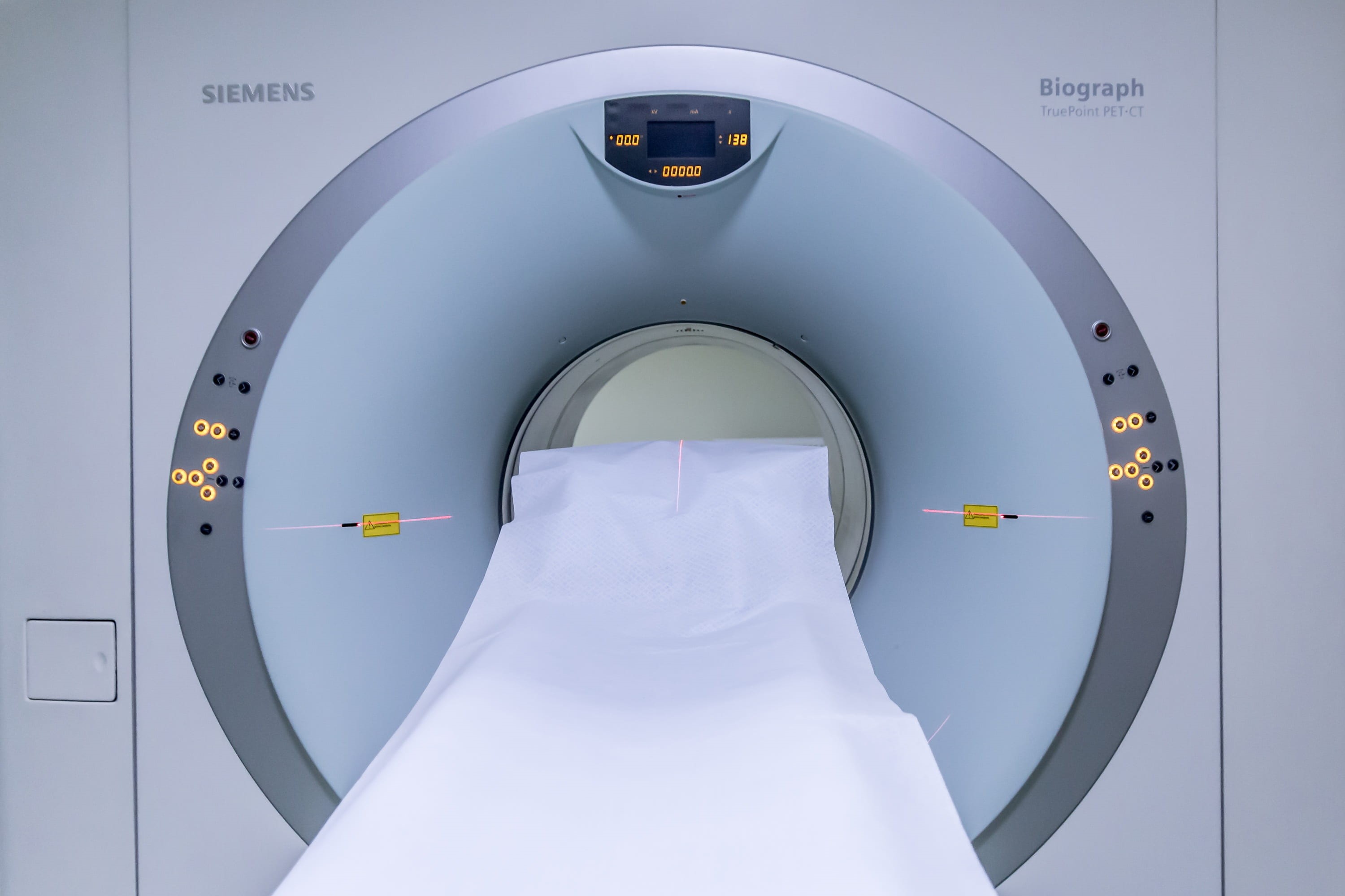 tests, x-ray image, mri, shape, diagnostician, entrance, health, medical x-ray, care, medical clinic, white, hospital, indoors, expertise, adult, the patient, HD Wallpaper