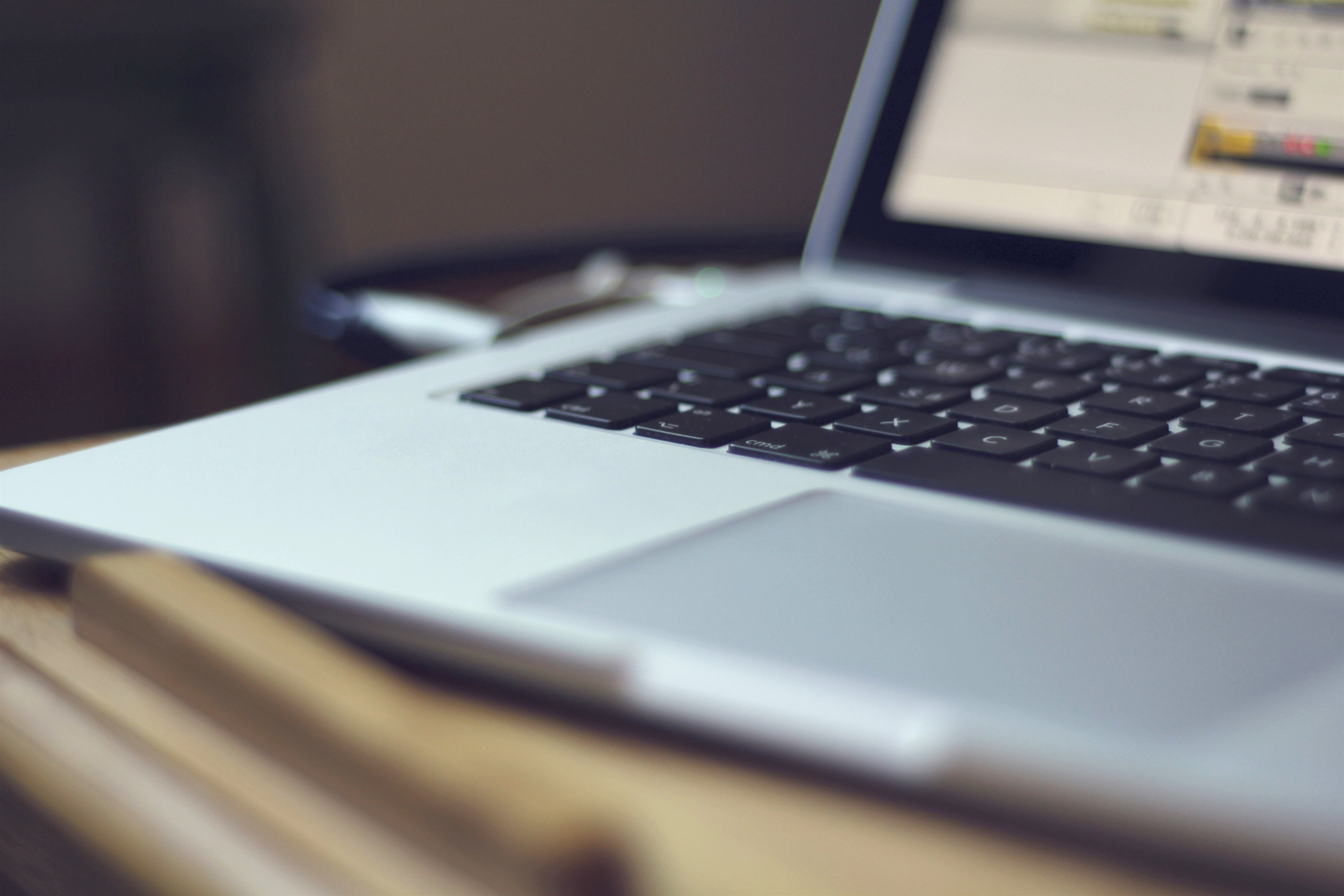 computer keyboard, computer, business, close-up, indoors, photography, corporate business, keyboard, communication, desk, display, notebook, focus, selective, HD Wallpaper