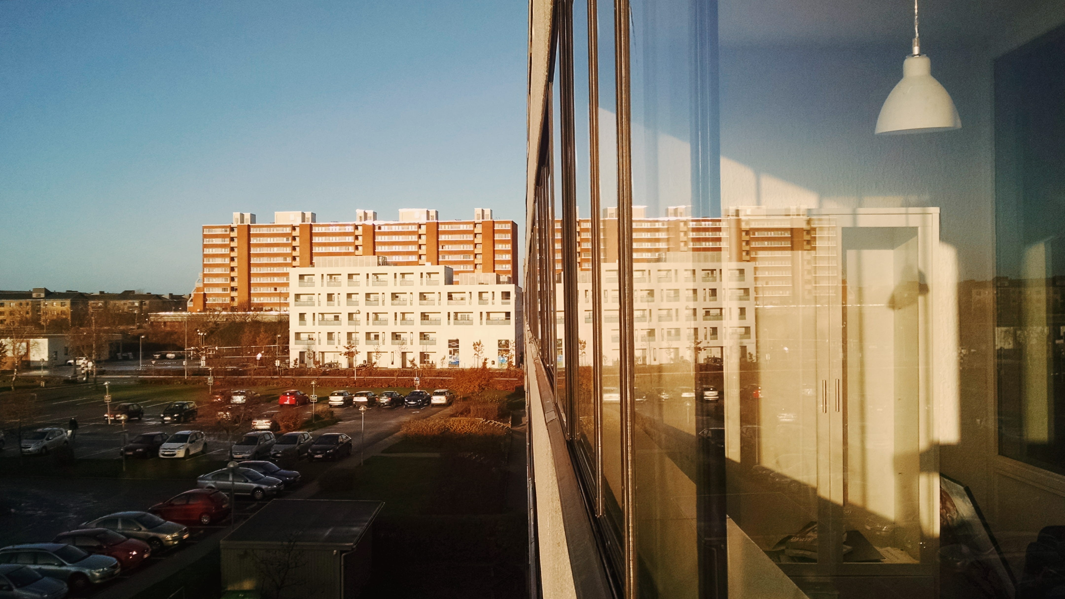 transportation, reflection, building exterior, clear sky, dinamarca, street, skyscraper, glass - material, architecture, built structure, window, day, building, HD Wallpaper