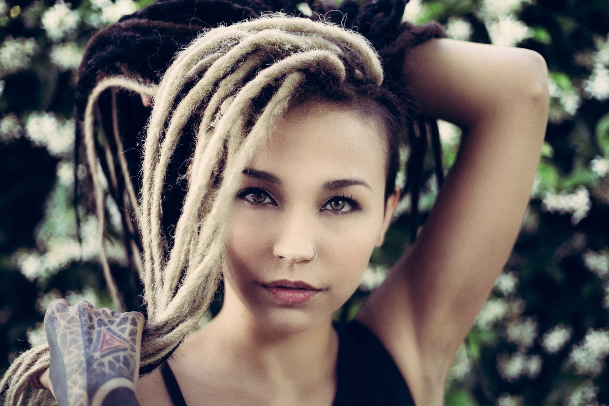 Blonde, Fishball Suicide, human face, contemplation, tattoos, outdoors, focus on foreground, adult, face, one person, Dreadlocks, plant, young adult, close-up, HD Wallpaper