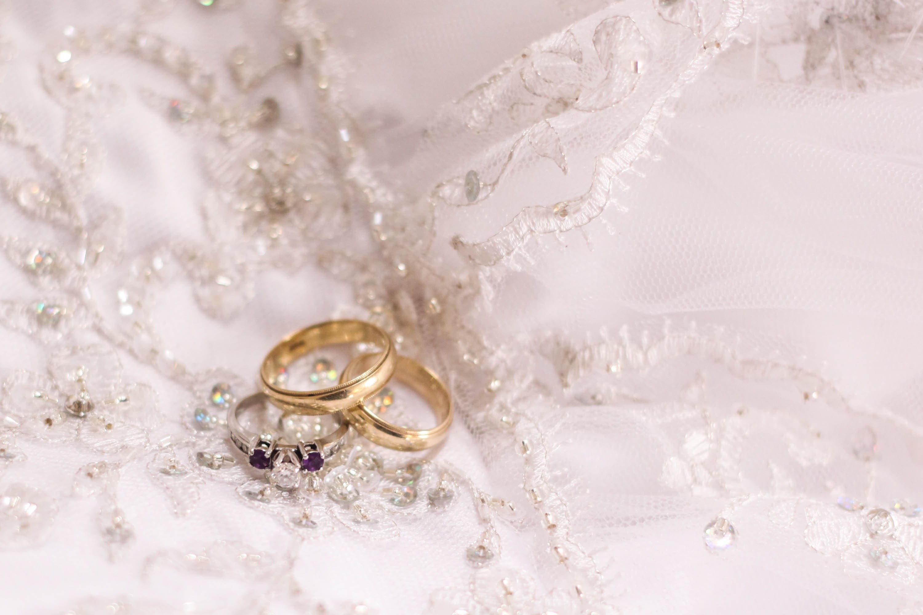 day, silver, indoors, emotion, dress, shiny, married, wealth, event, close-up, necklace, gold, gold colored, love, colored, wedding ring, wedding rings, HD Wallpaper