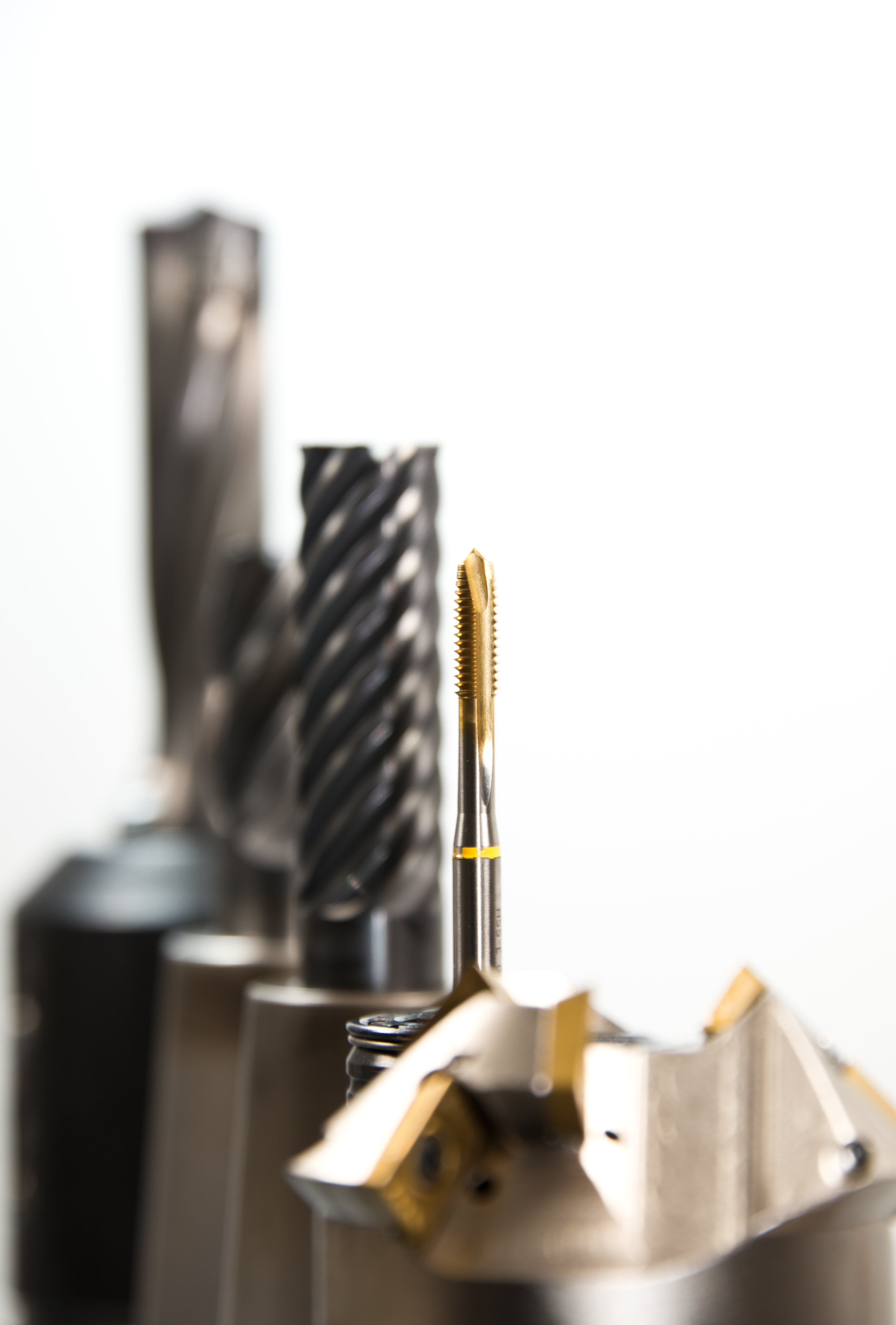 manufacturing, large group of objects, machine, indoors, selective focus, industry, copy space, no people, kitchen utensil, equipment, black color, drilling, Phone HD Wallpaper