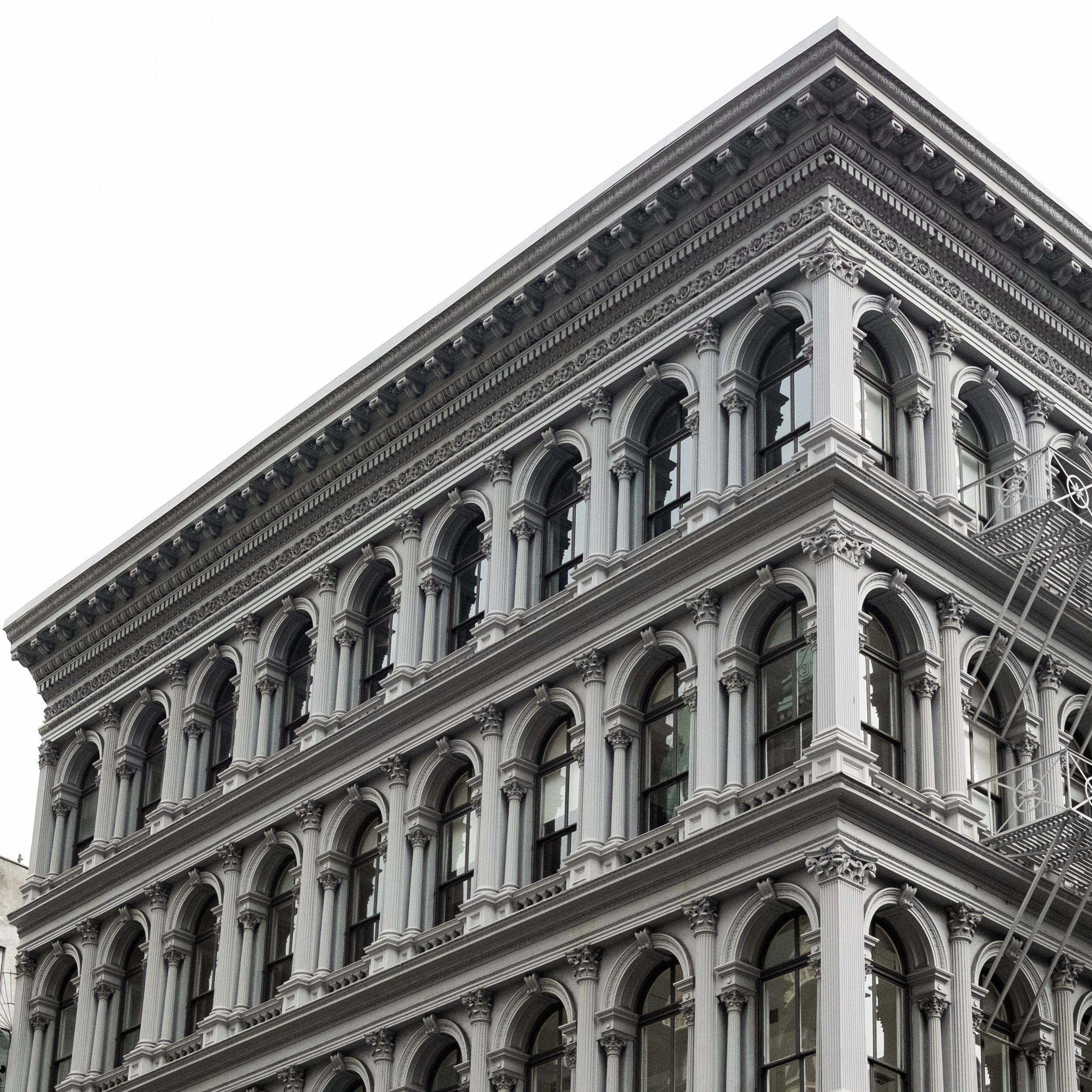 built structure, arch, classical style, travel destinations, pattern, history, courthouse, outdoors, corbel, new york, the past, soho, clear sky, day, new york city, Phone HD Wallpaper