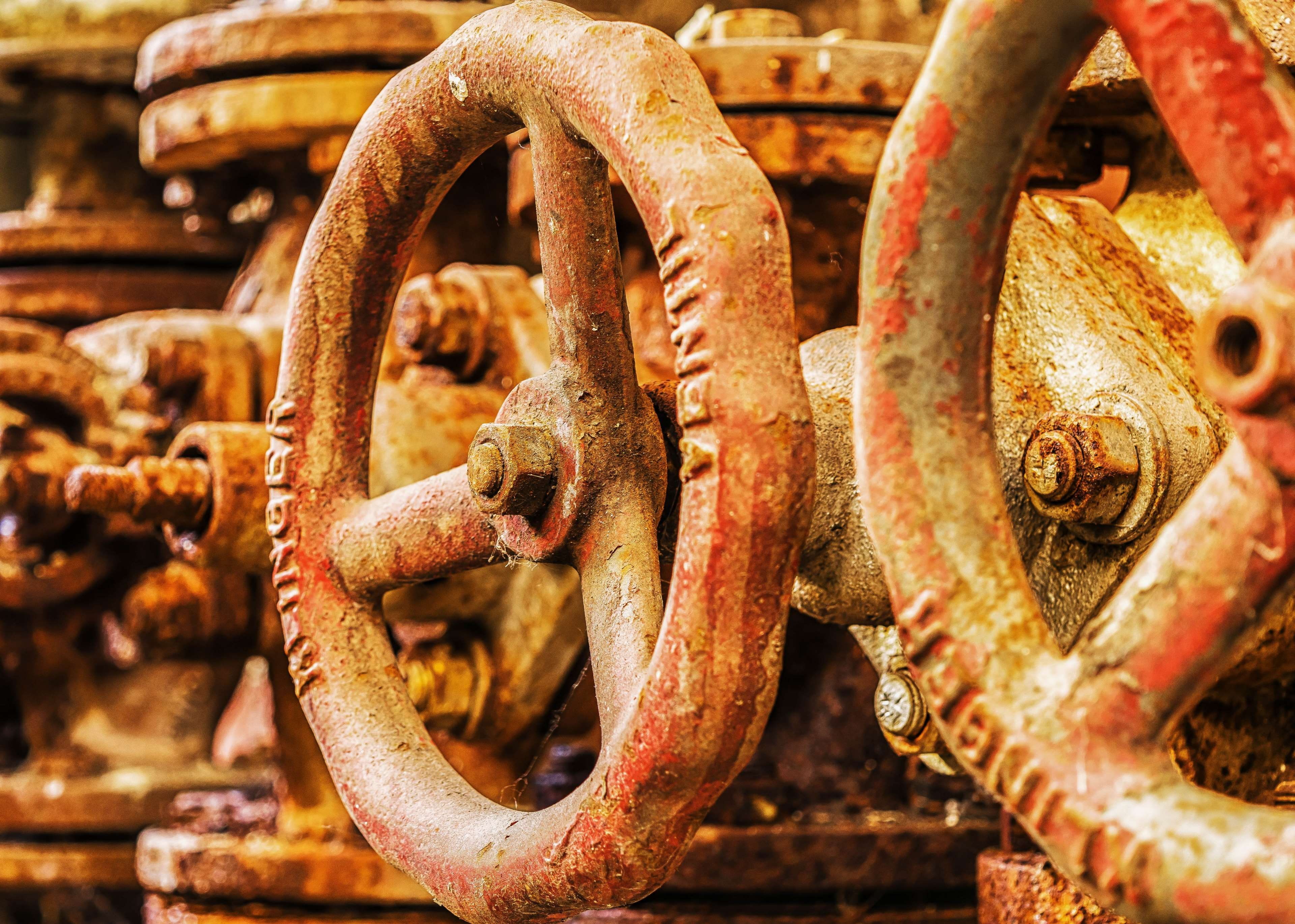 machinery, about, turn, keller, boiler house, control, focus on foreground, chain, equipment, old, weathered, abandoned, stainless, metal, 4K, iron, damaged, HD Wallpaper