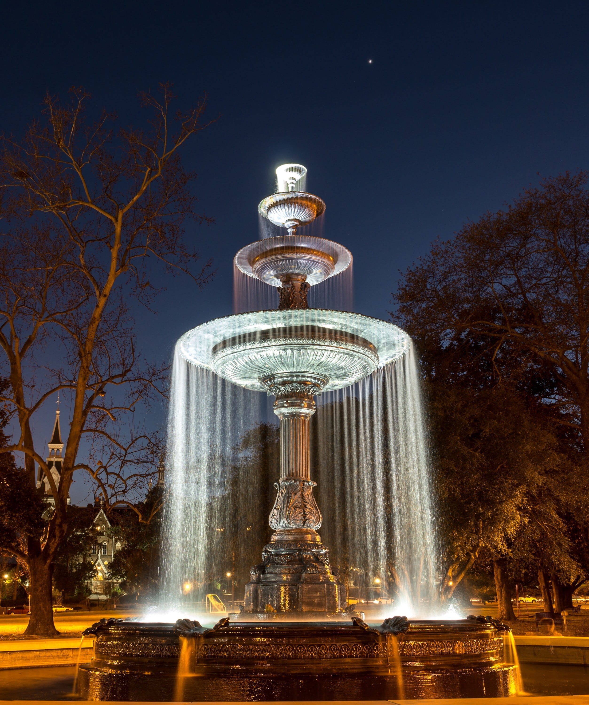 building exterior, lighted, travel destinations, spray, georgia, fountain, usa, sculpture, motion, architecture, city, drops, plant, cast iron, built structure, Phone HD Wallpaper