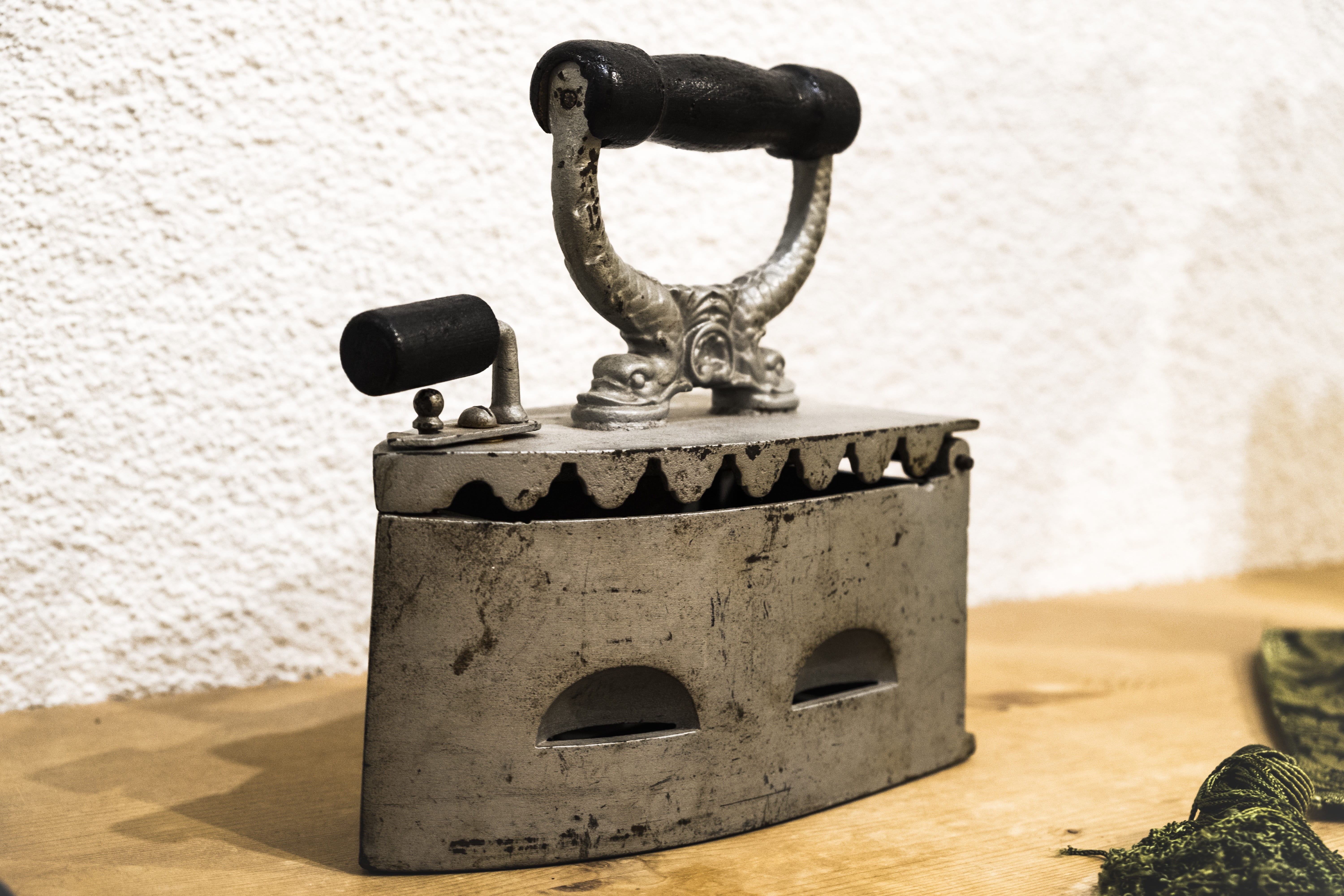 iron, sand, close-up, antique, shadow, old iron, control, smoothing, wall - building feature, metal, ancient, rusty, budget, house work, still life, focus on foreground, HD Wallpaper