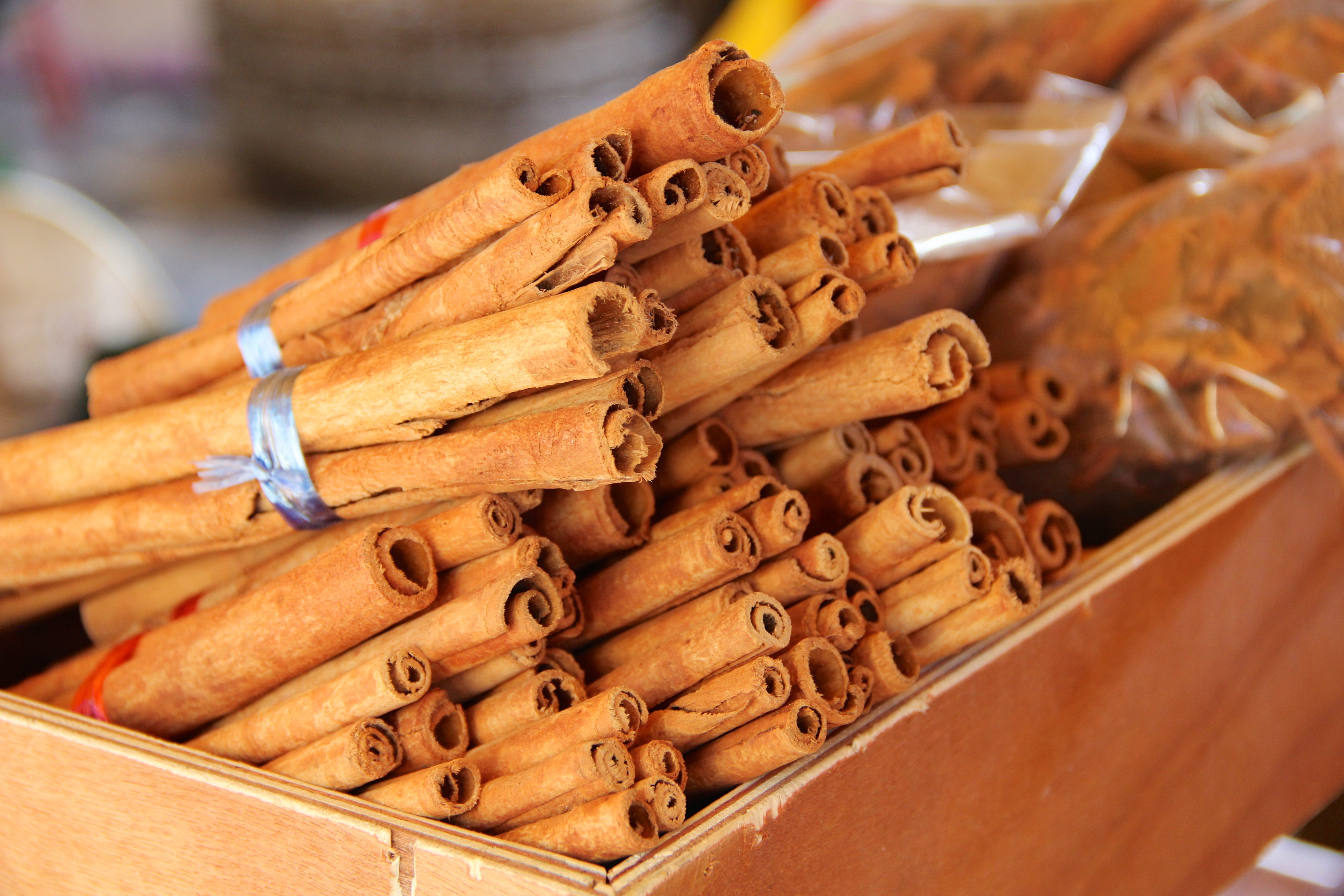 variation, wood - material, christmas, container, choice, baked, brown, selective focus, still life, freshness, aromatic, cinnamon, close-up, bakery, 5K, HD Wallpaper