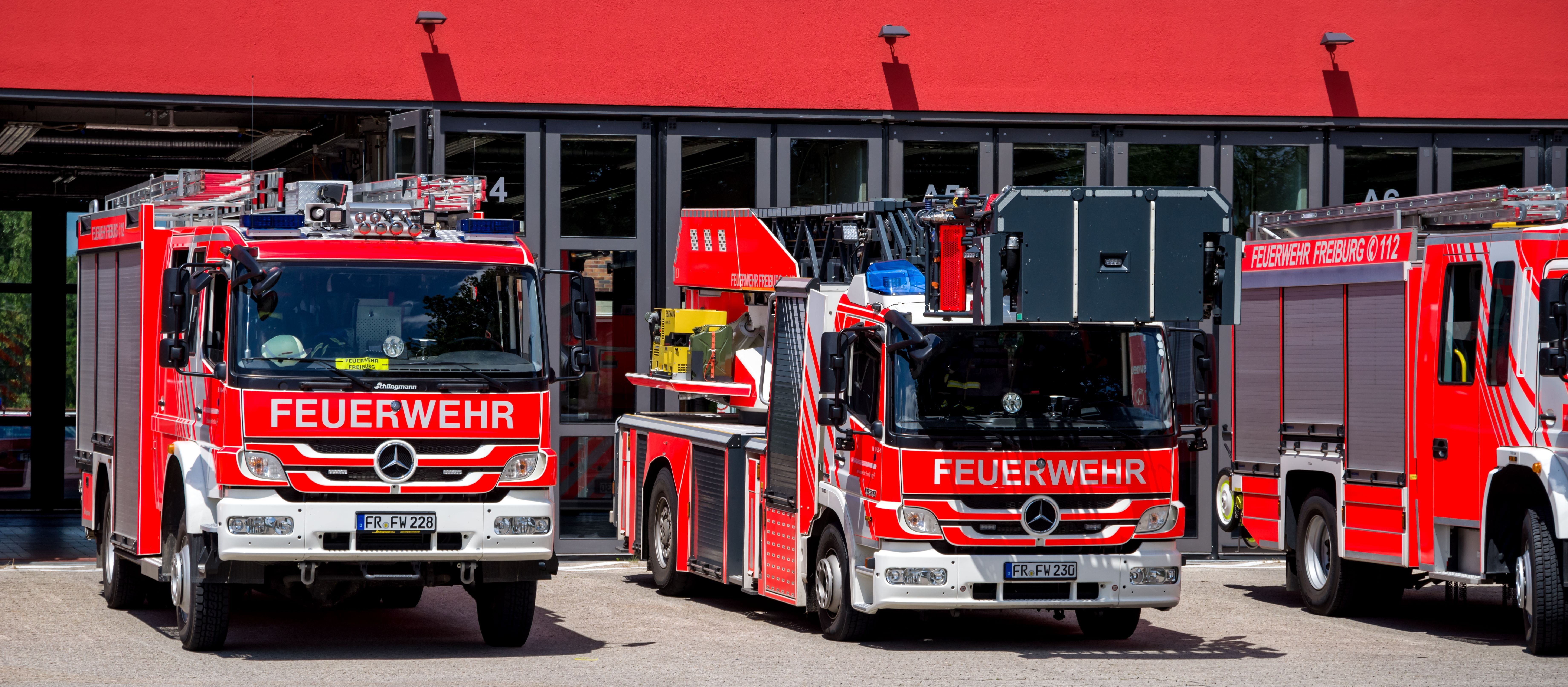 land vehicle, 5K, mode of transportation, emergency services occupation, fire engine, feuerwehr, rescue, fire, engine, emergency, incidental people, transportation, HD Wallpaper