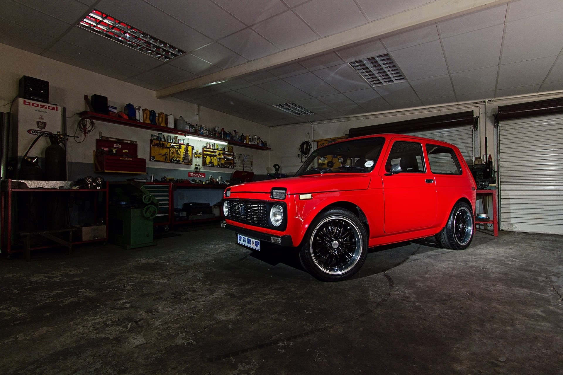 4x4, emergency services occupation, VAZ, mode of transportation, occupation, low, motor Vehicle, architecture, industry, healthcare and medicine, red, modern, HD Wallpaper