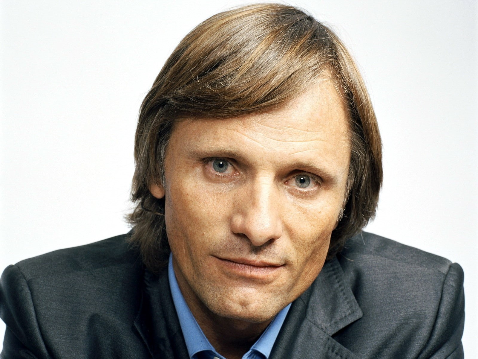 Charming, cut out, adult, studio shot, indoors, portrait, 720P, Viggo mortensen, businessman, body part, males, headshot, Face, serious, business person, HD Wallpaper