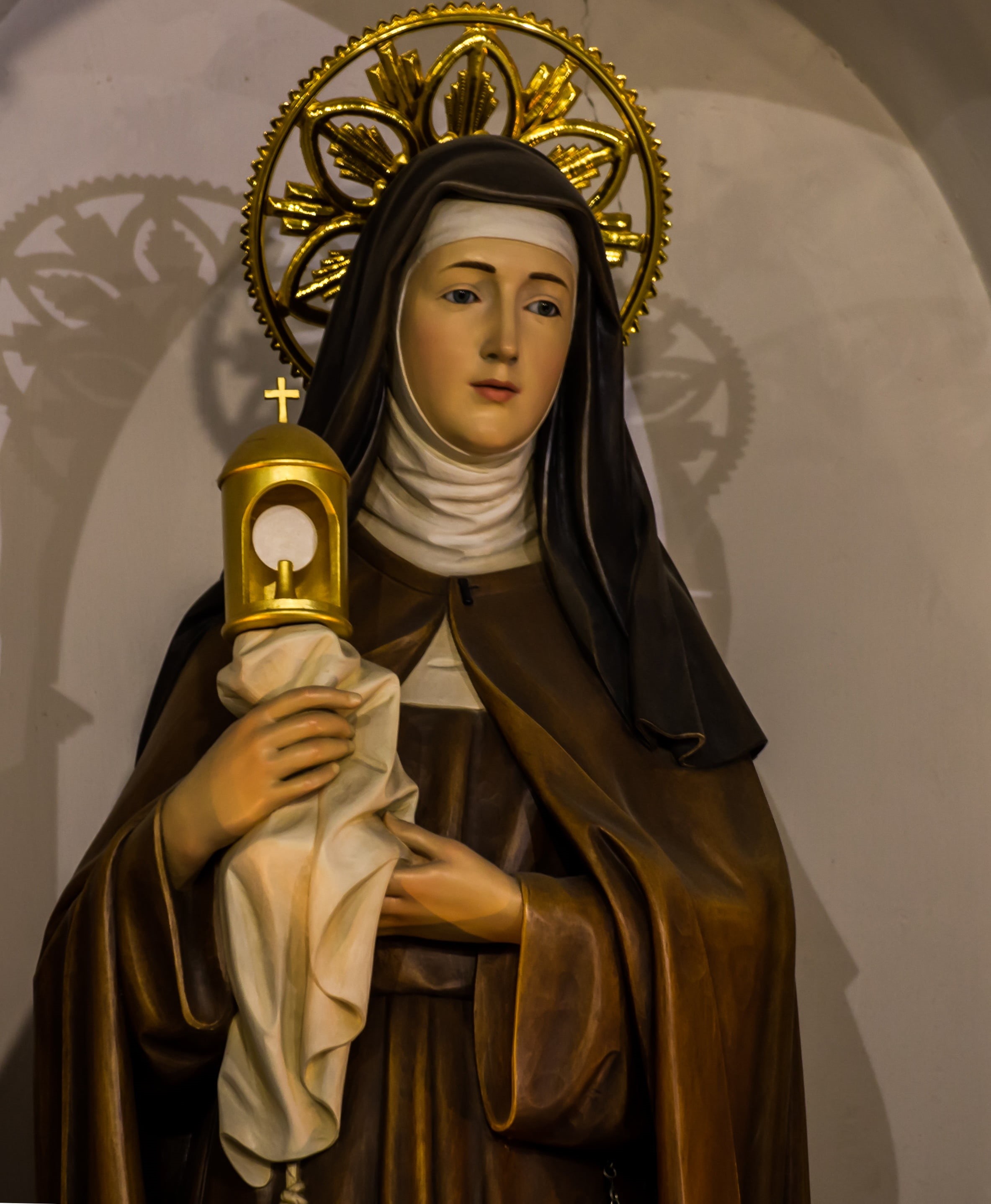 holy, jesus Christ, art and craft, milazzo, saint claire of assisi, church, indoors, human representation, spirituality, saint, christianity, statue, no people, Phone HD Wallpaper