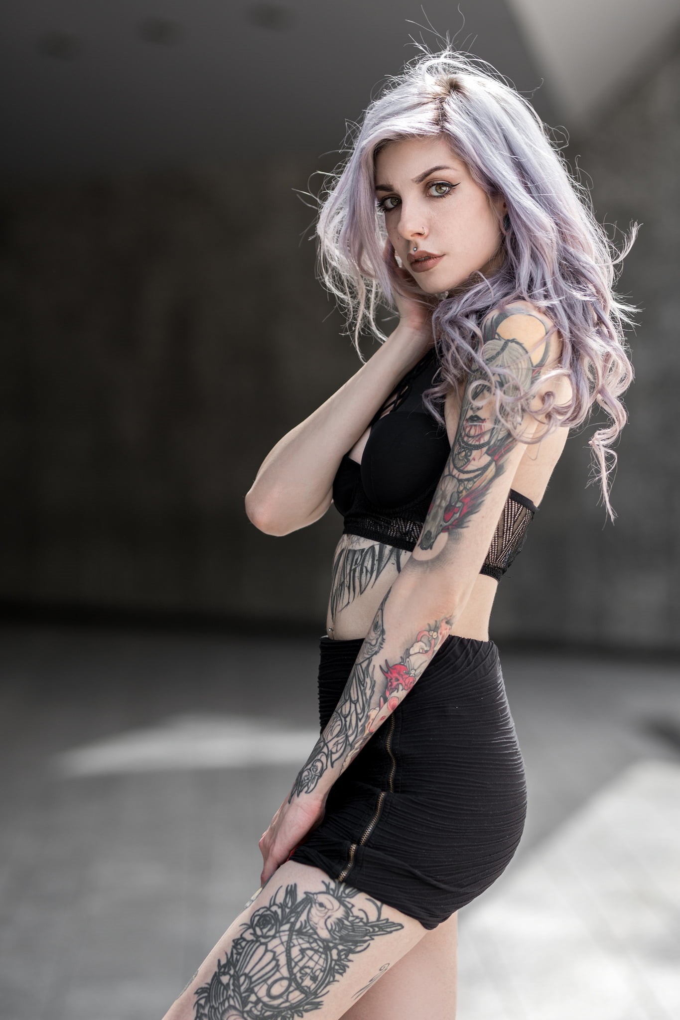 1080P, young adult, beauty, fashion, beautiful woman, beautiful people, body part, tattoo, hair, human hair, looking at camera, body adornment, long hair, Phone HD Wallpaper