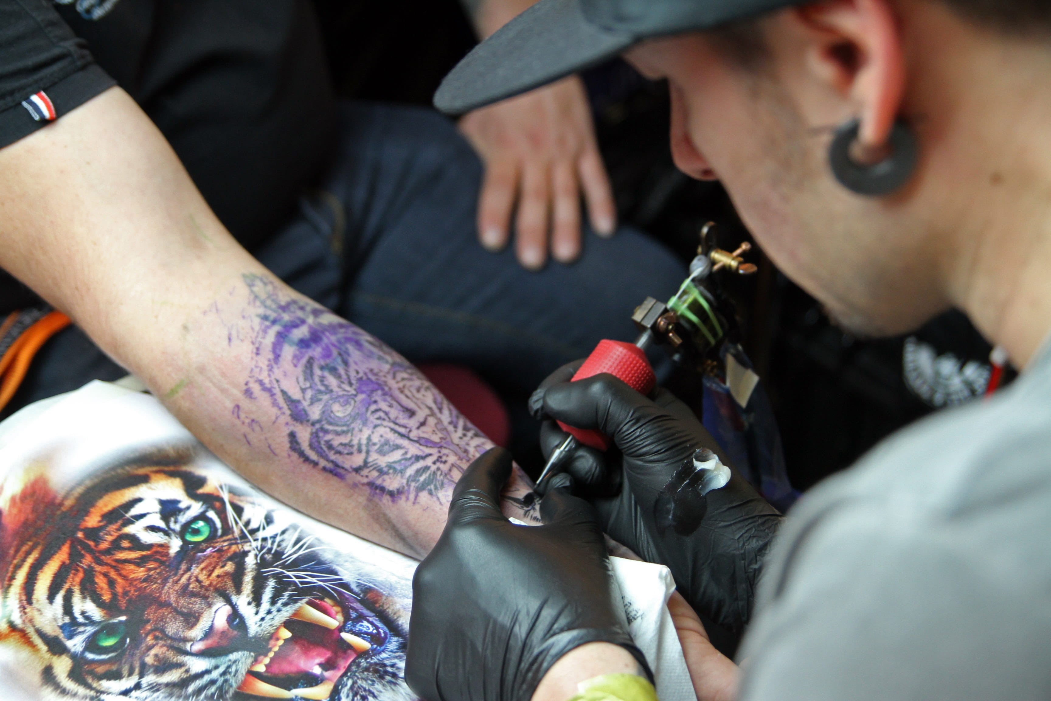 skill, expertise, tattoo, process, body adornment, holding, art, two people, occupation, 2K, surgical glove, young men, art and craft, hand, men, people, HD Wallpaper