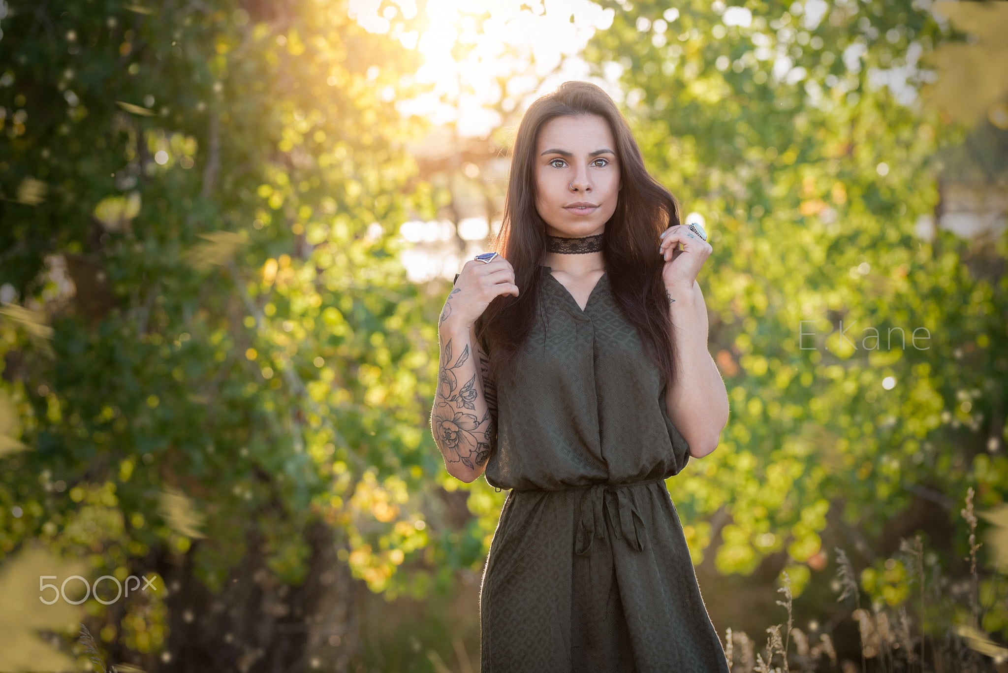 beautiful people, sunlight, hair, standing, adult, brown hair, Evan Kane, plant, women outdoors, women, beauty, green, 1080P, fashion, beautiful woman, HD Wallpaper