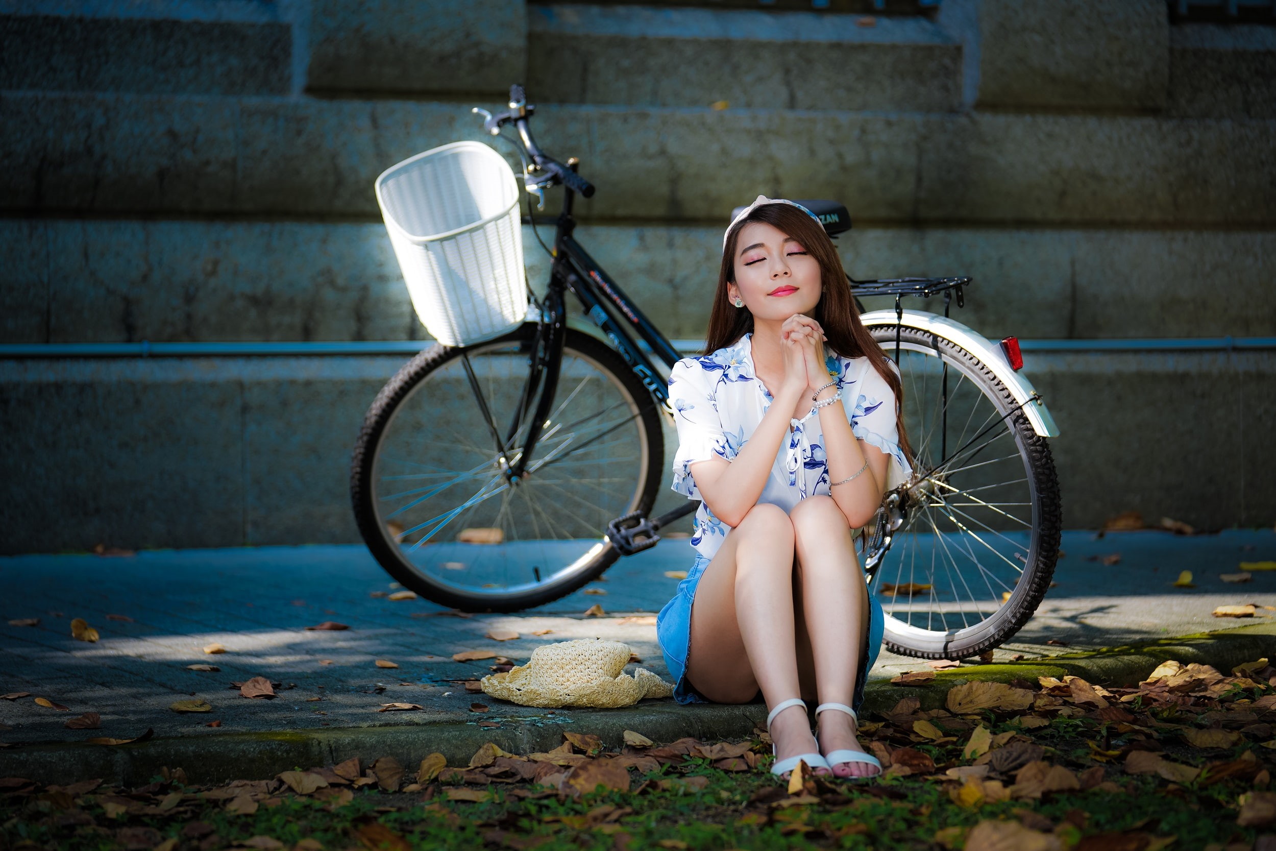 1080P, beautiful woman, model, outdoors, clothing, adult, leaves, looking at camera, lifestyles, beauty, brunette, transportation, hairstyle, wheel, sandals, HD Wallpaper