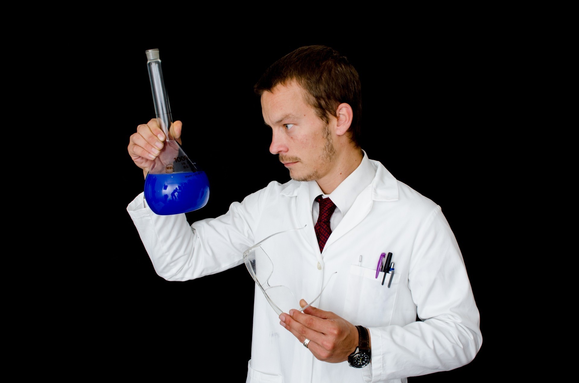 one person, test, scientific Experiment, blue, glass, chemical, front view, 1080P, chemistry, waist up, liquid, man, studio shot, lab Coat, occupation, HD Wallpaper