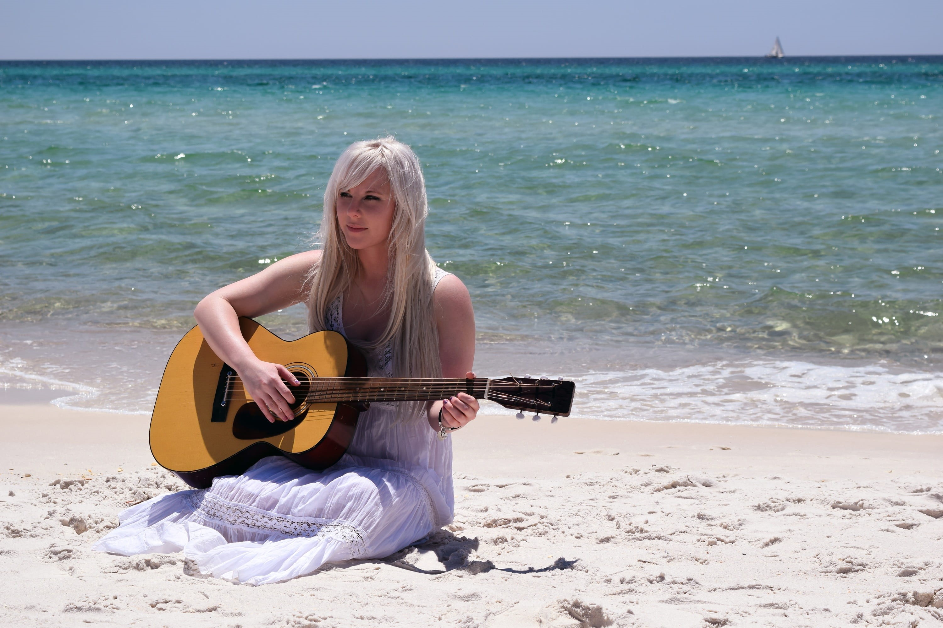 waves, recreation, performer, music, women, spruce, caucasian, dreadnought, travel, instrument, seashore, acoustic guitar, lifestyle, one person, hairstyle, HD Wallpaper