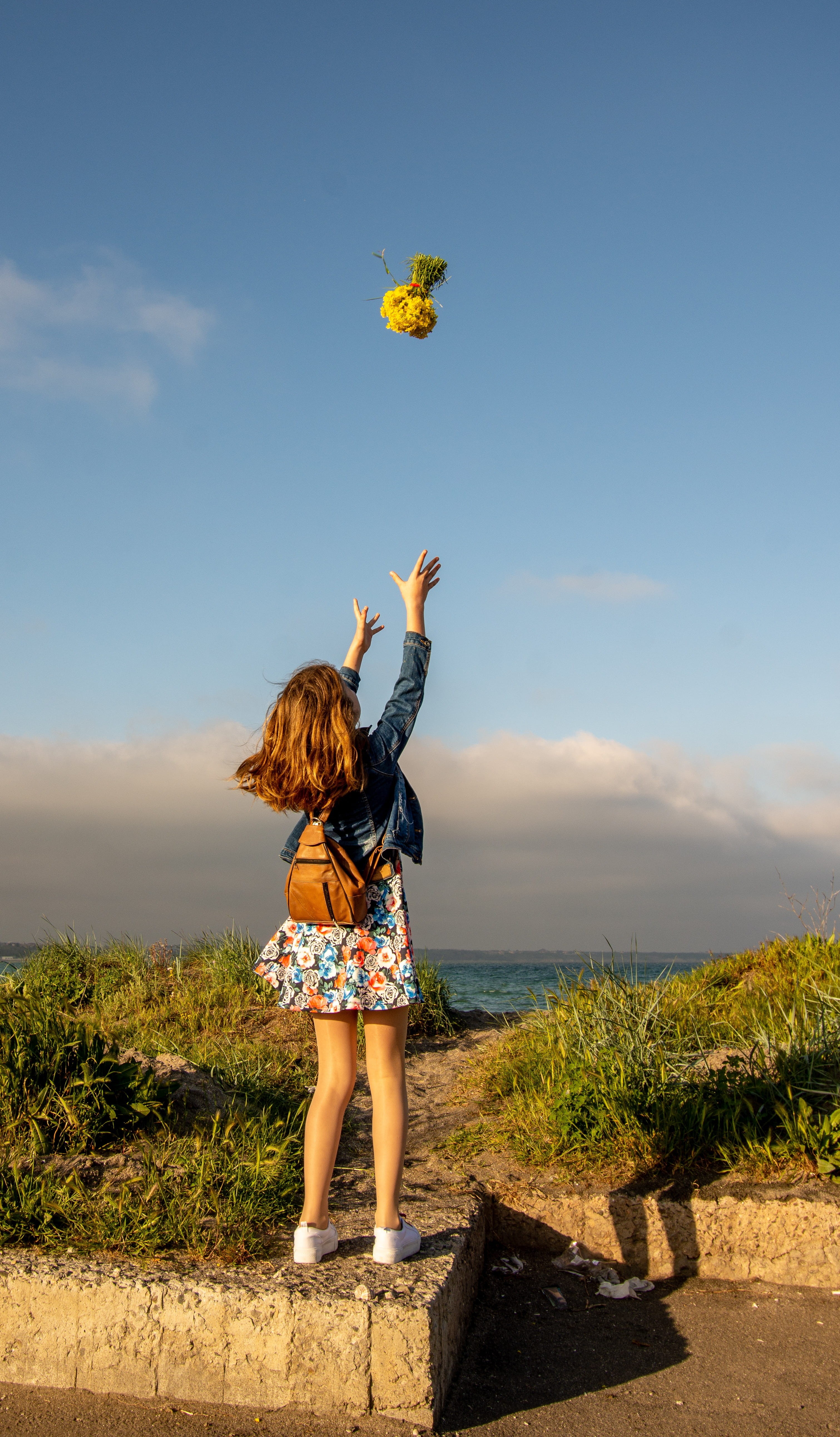 sky, ocean, holiday, 5K, women, water, travel, sunlight, real people, beach, girl, leisure activity, child, land, female, plant, summer, joy, people, rear view, Phone HD Wallpaper