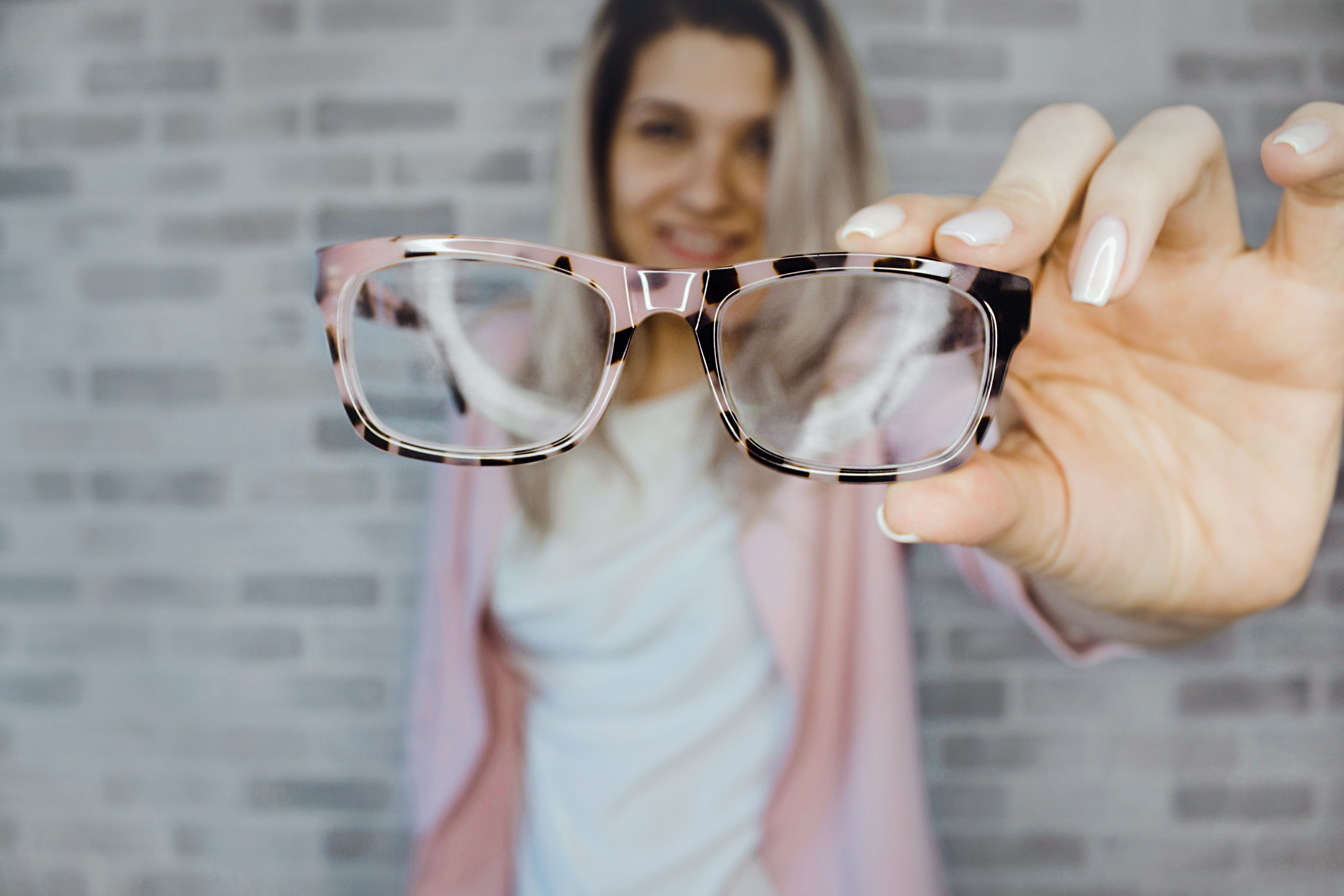 brick wall, girl, manicured nails, focus on foreground, adult, eyebrow, glasses, womans hand, beauty, human hand, vision, eyeglasses, eye glasses, fashion, HD Wallpaper