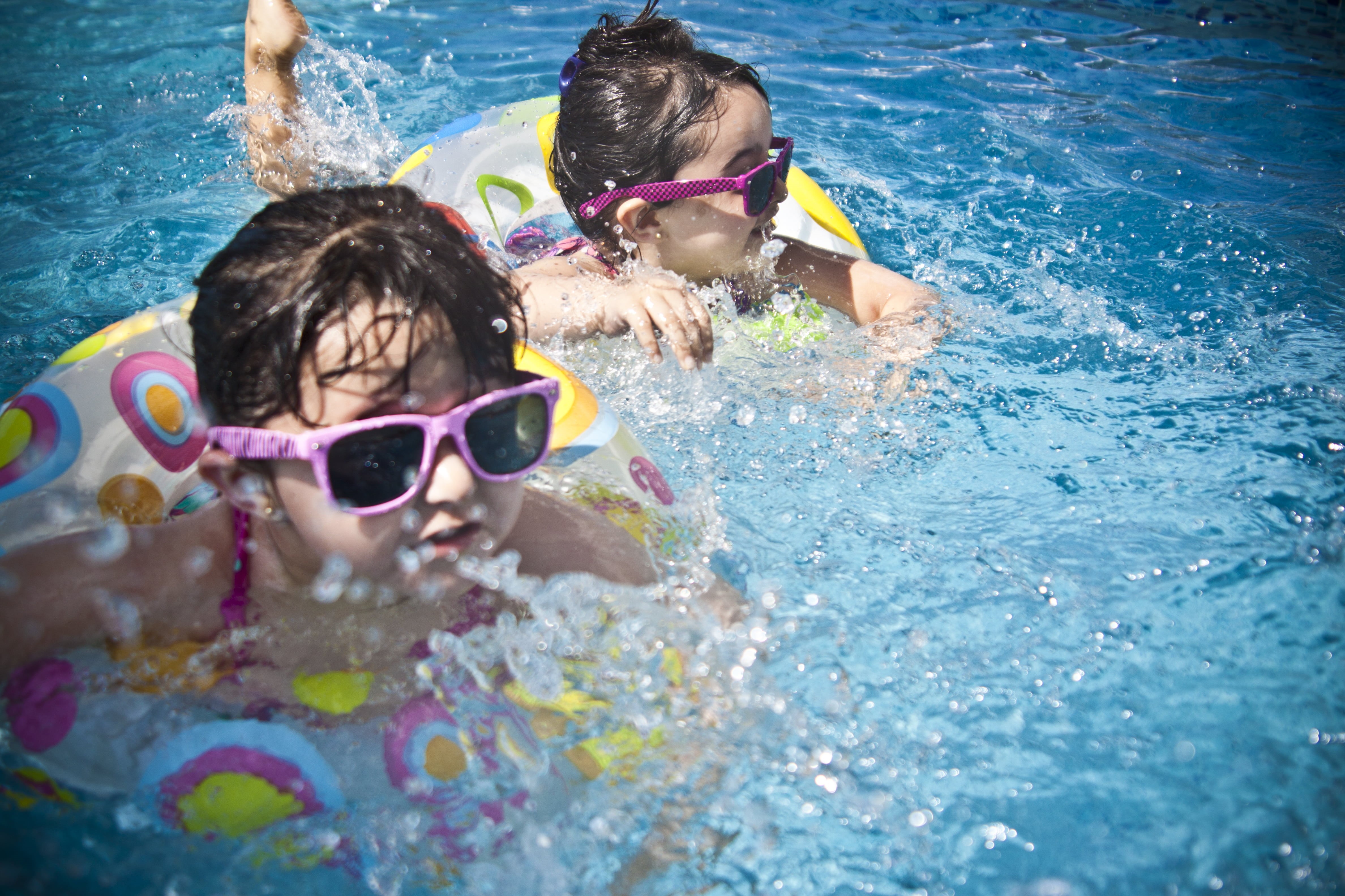pool, swimmer, glasses, family, togetherness, leisure, face, males, playing, offspring, two people, sun, blue, swimming, happy, girl, outdoors, sport, summer, HD Wallpaper