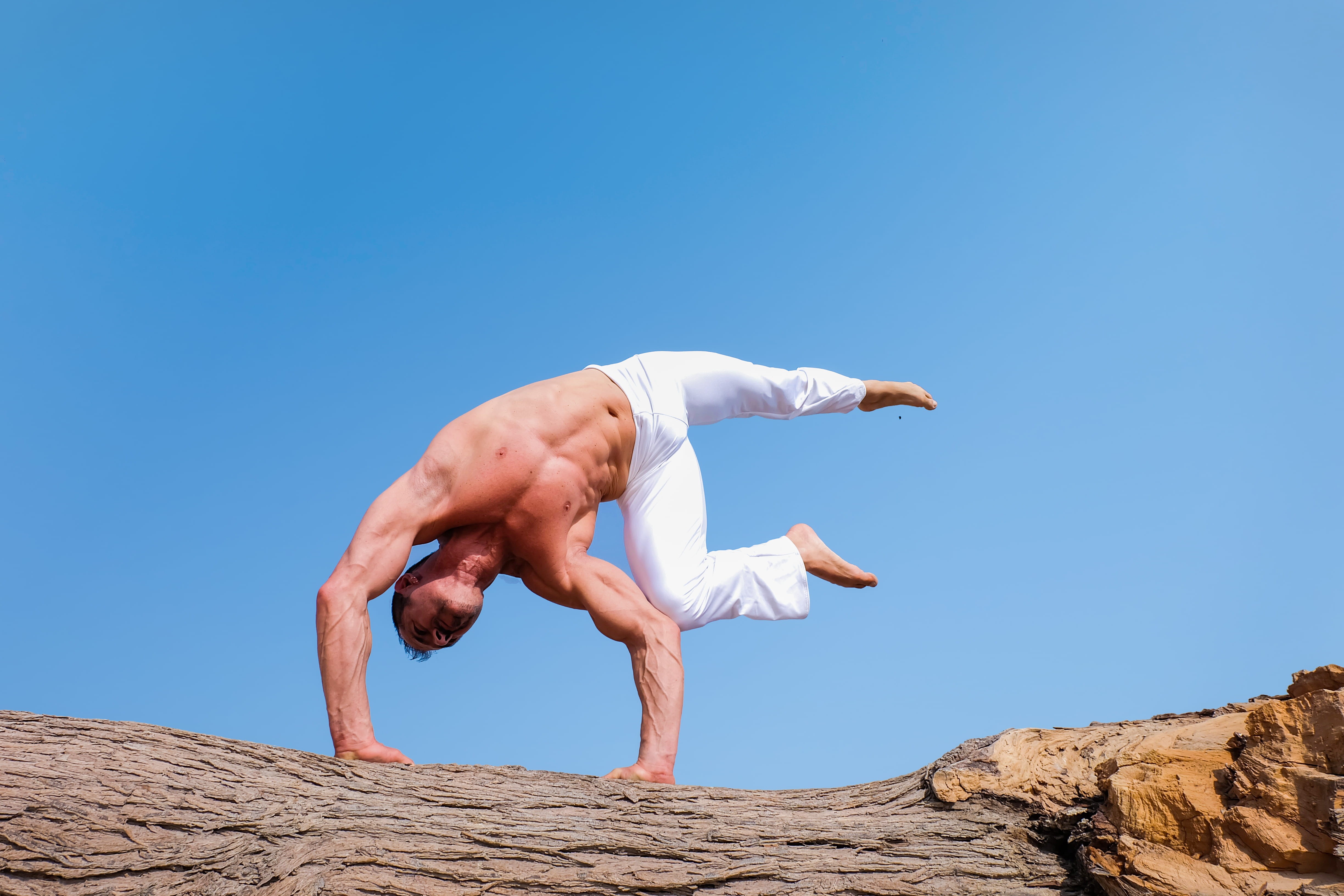 muscles, wearing, strong, workout, white, healthy lifestyle, wear, effort, males, balance, fit, exercising, person, motion, handstand, recreation, full length, HD Wallpaper