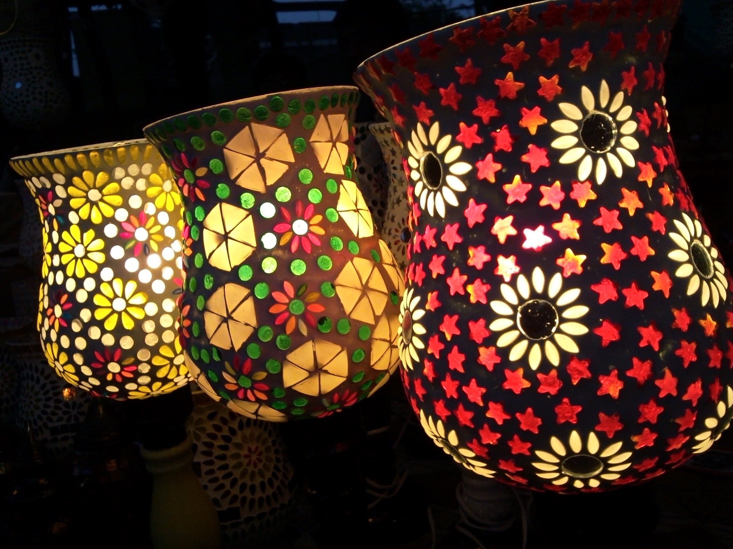 christmas decorations, beautiful, christmas lights, retro, lamps, abstract, light and shadow, glowing, indoors, interior design, flowers, retail, handmade, HD Wallpaper