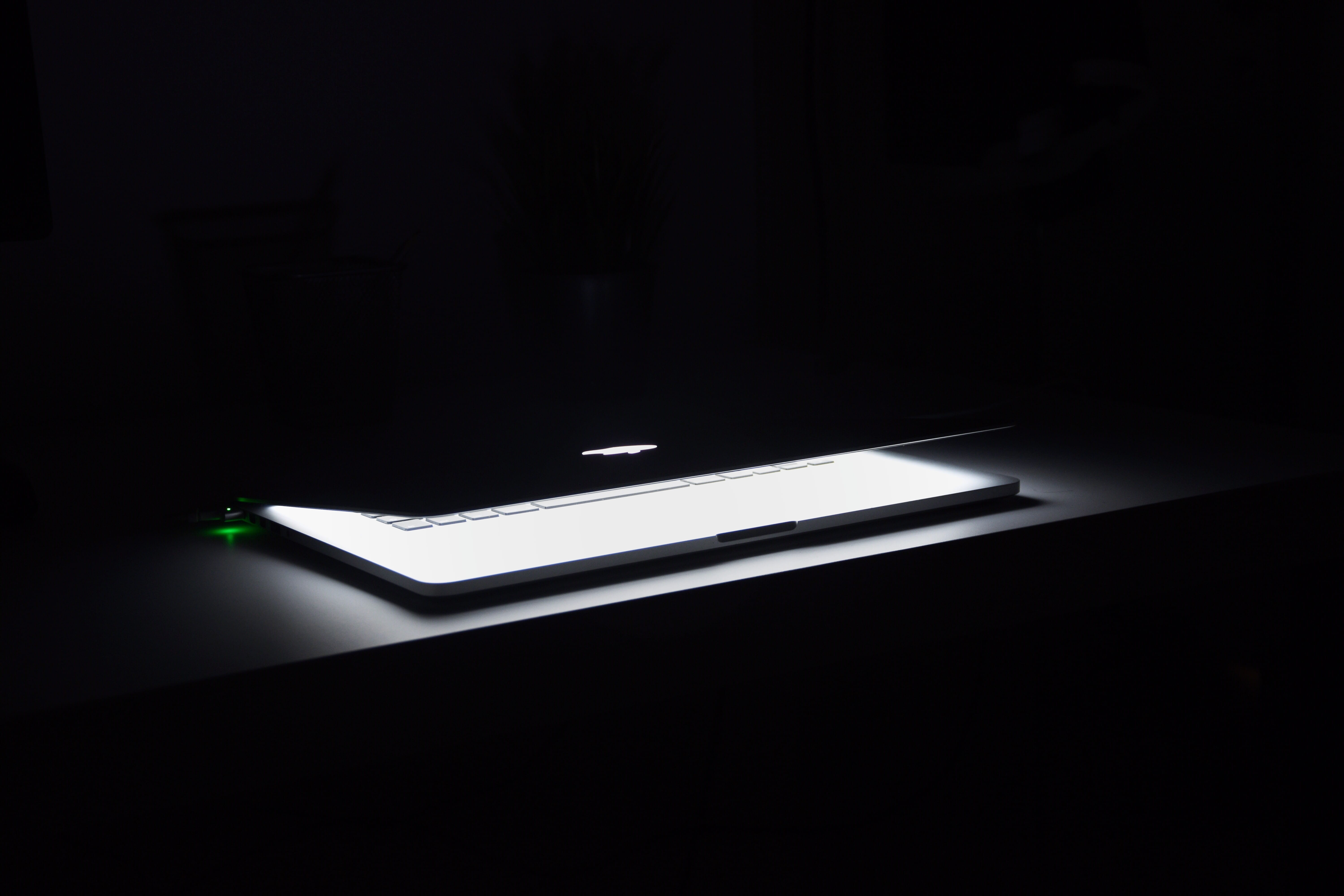 macbook, desk, reflection, modern, wooden, black color, abstract, domestic room, 5K, shadow, lighting equipment, graphic, indoors, night, illustration, HD Wallpaper