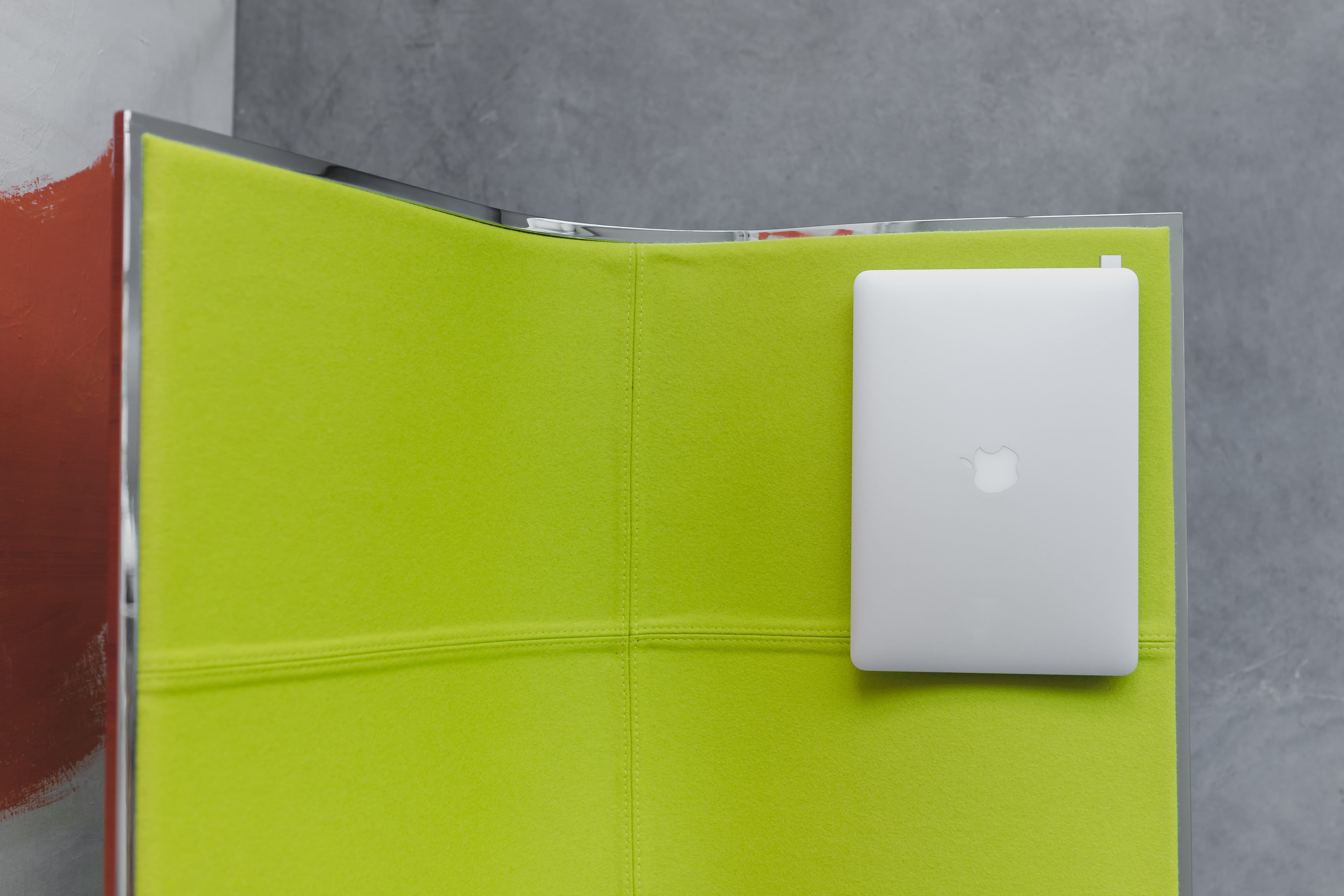 green, learning, book, order, fluorescent, copy space, chair, no people, business, single object, blank, laptop, studio shot, view, close-up, note pad, HD Wallpaper