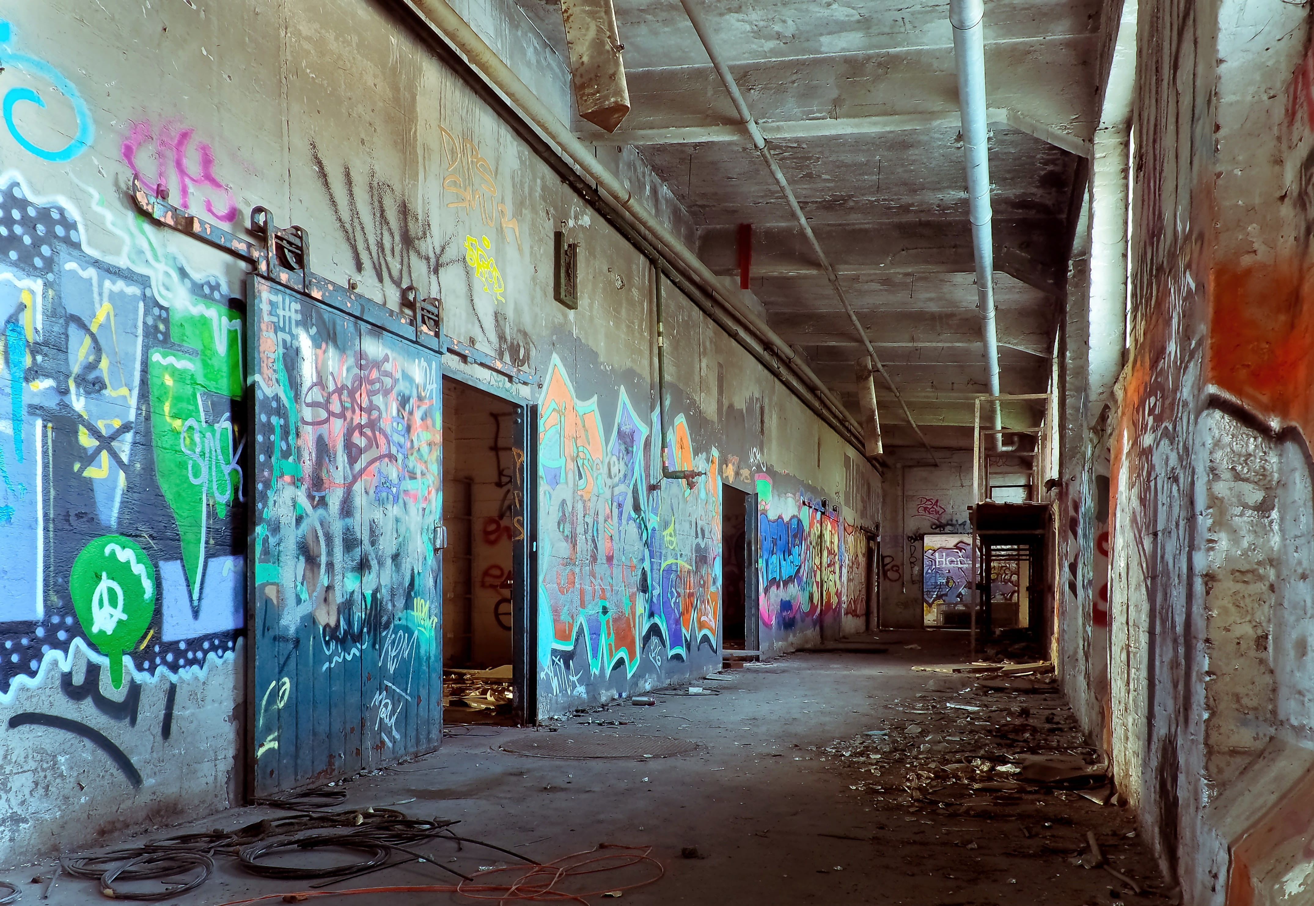 the way forward, dirty, direction, industry, damaged, creativity, gloomy, graffiti, leave, weathered, run-down, past, transient, old factory, pforphoto, HD Wallpaper