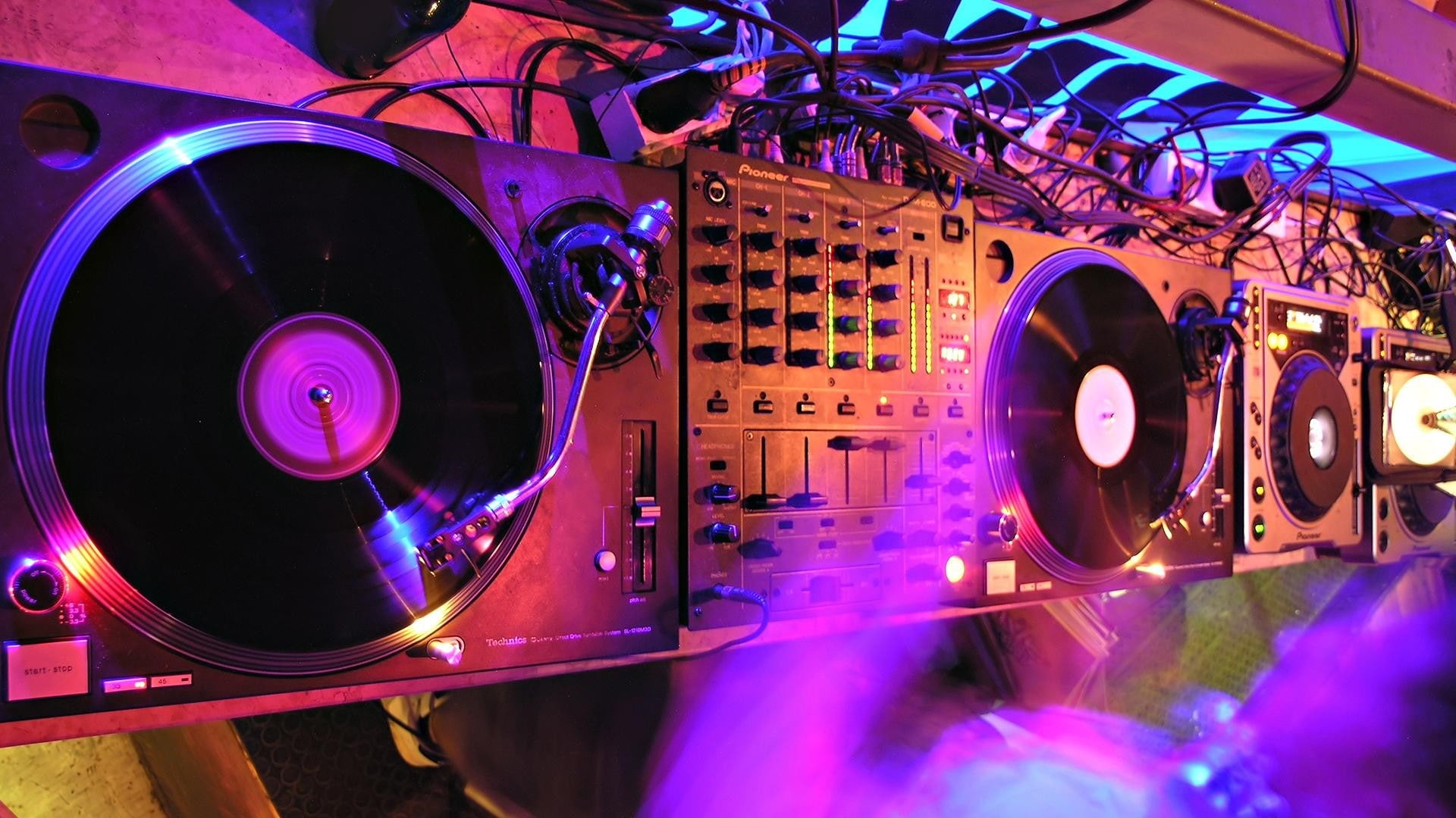 1080P, drum and bass, techno, house music, dubstep, music, DJ, Brian Dessert, HD Wallpaper