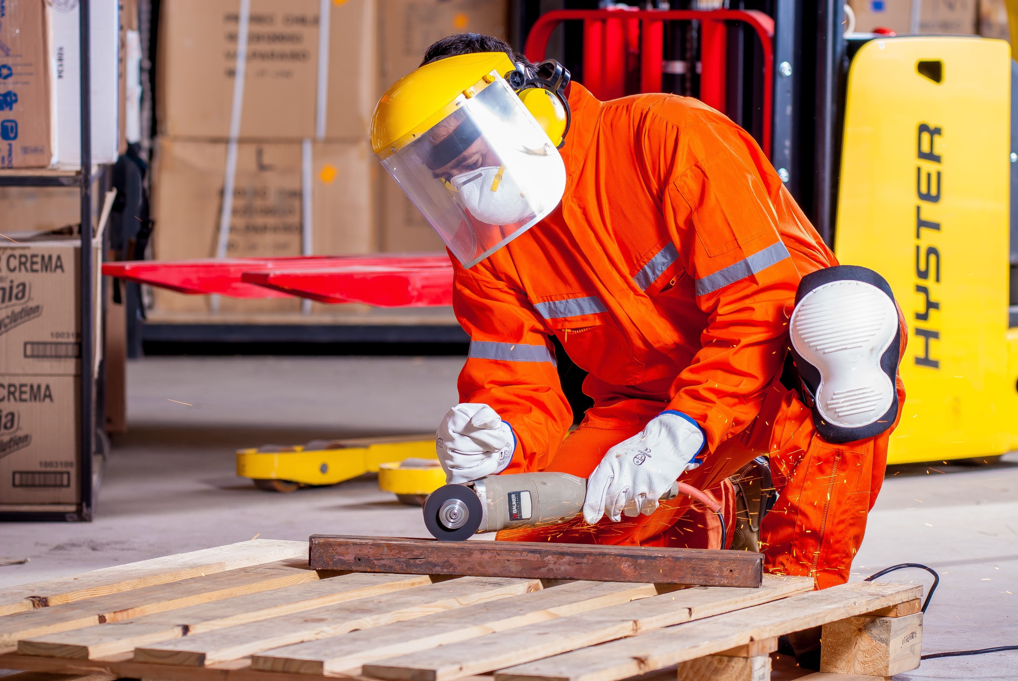 working, occupation, logistic, security, industry, tool, shoes safety, steel, fierro, wood, transportation, hat, man, headwear, hardhat, 4K, industrial, HD Wallpaper