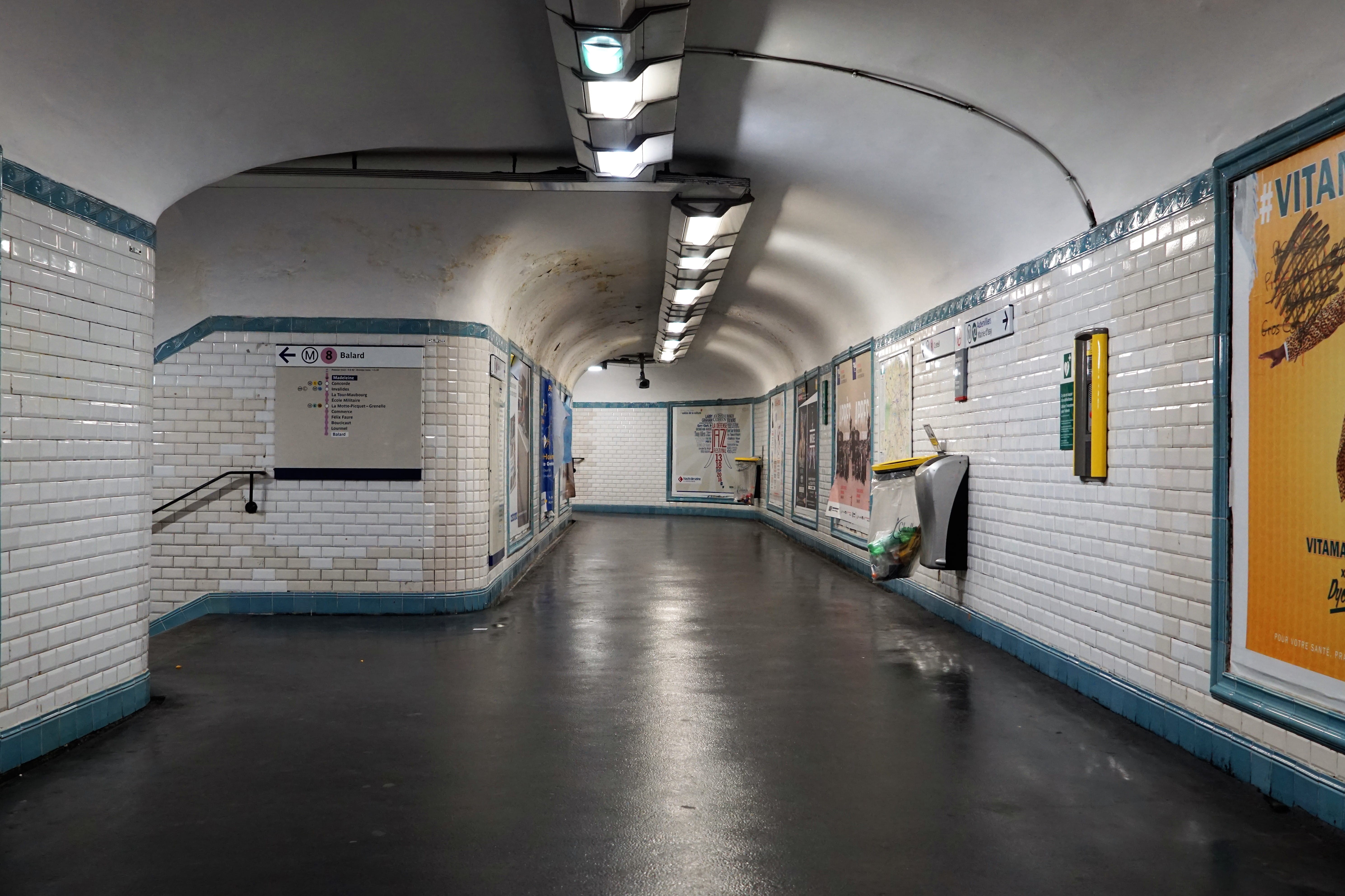 no, corridor, diminishing perspective, people, tunnel, ceiling, indoors, no people, empty, fluorescent light, lighting equipment, paris, building, architecture, HD Wallpaper